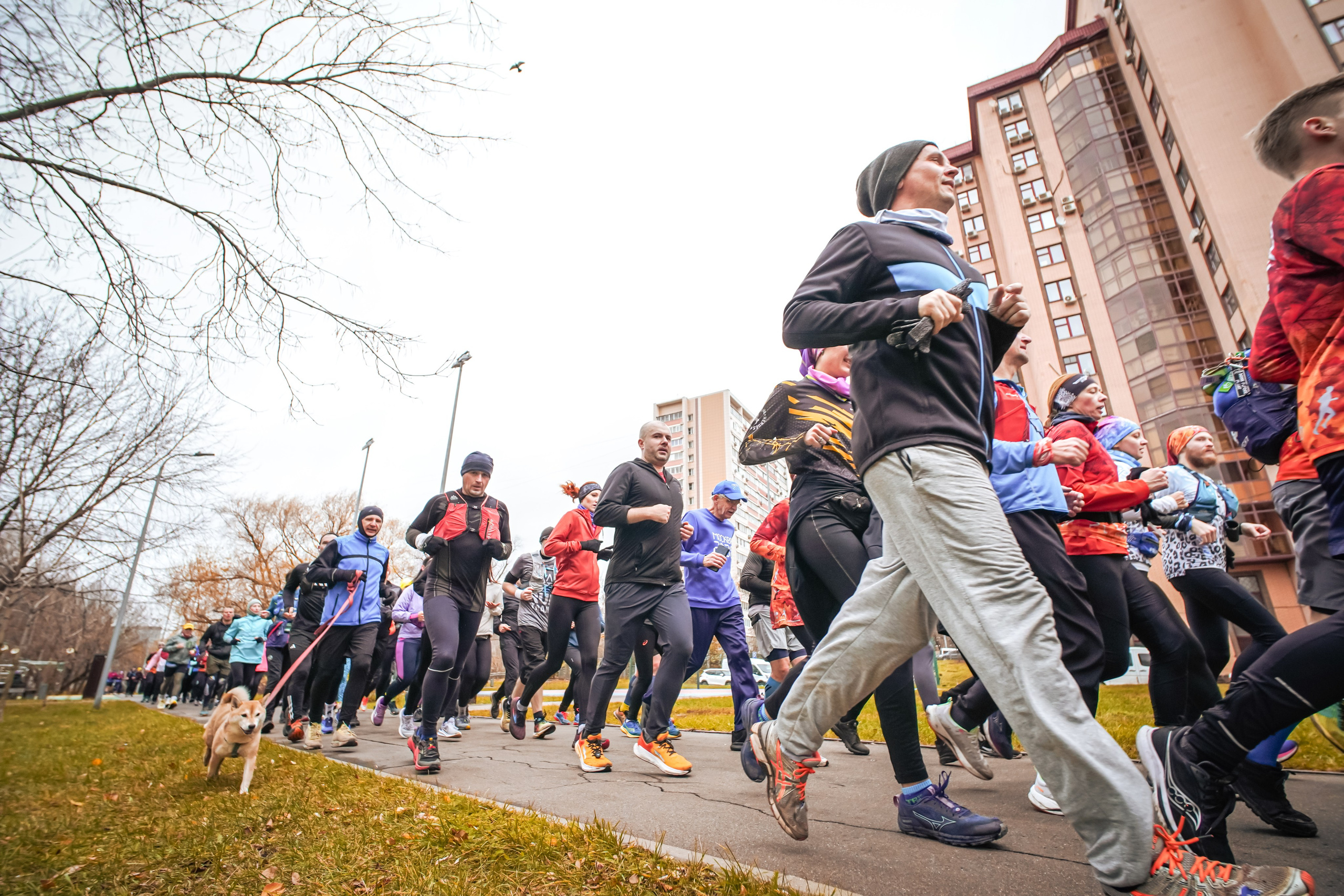 #марафонудома #яuzarun 2024 2-я петля, группа 6:30. Роман Капилюшов. Бег. Фото. Видео. г. Люберцы