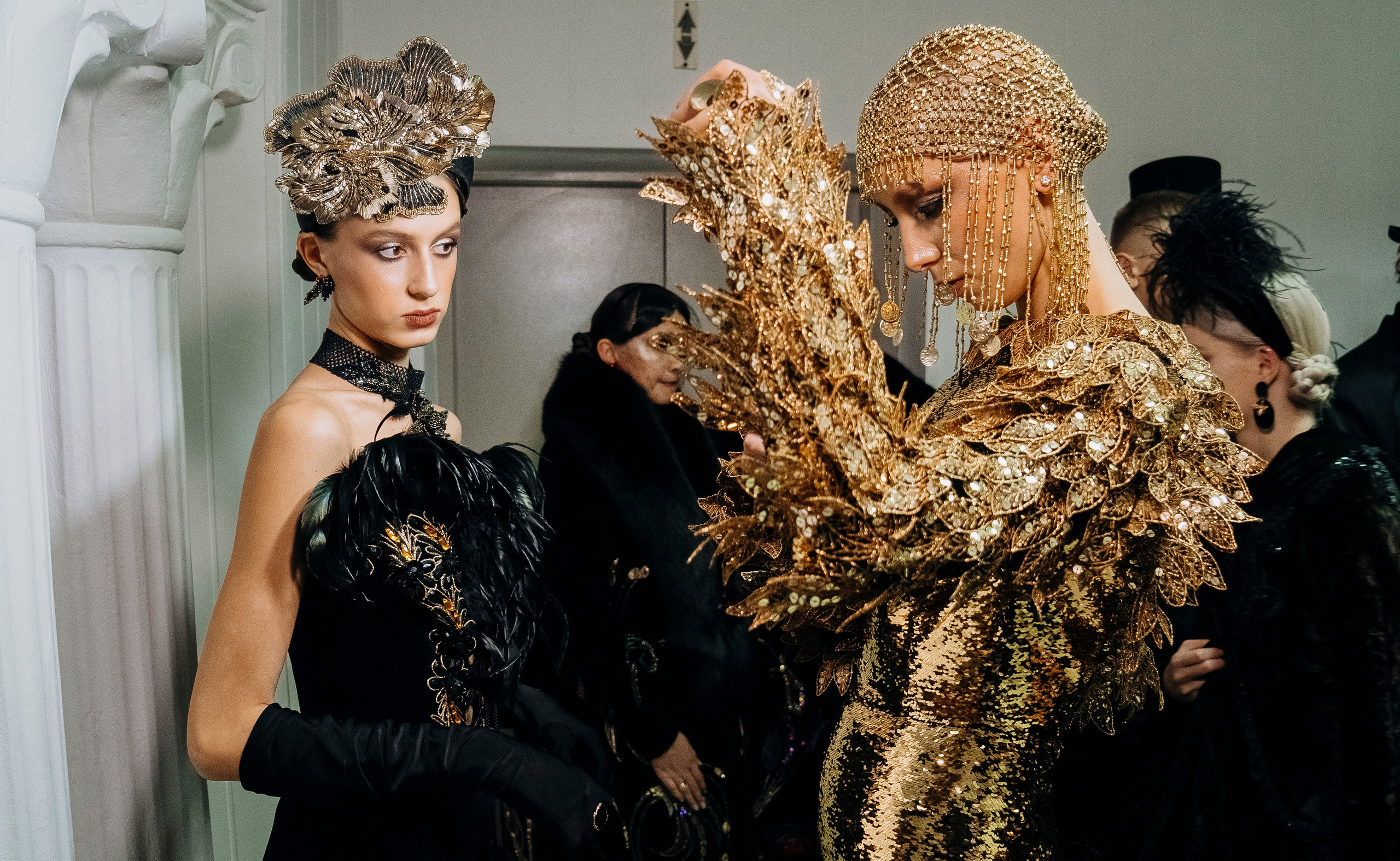 Возвращение легенды: Староновогодний показ Вячеслава Зайцева Больше: https://sinonim.org/improve#res. Профессиональный портретный фотограф в Москве Владимир Глаголев