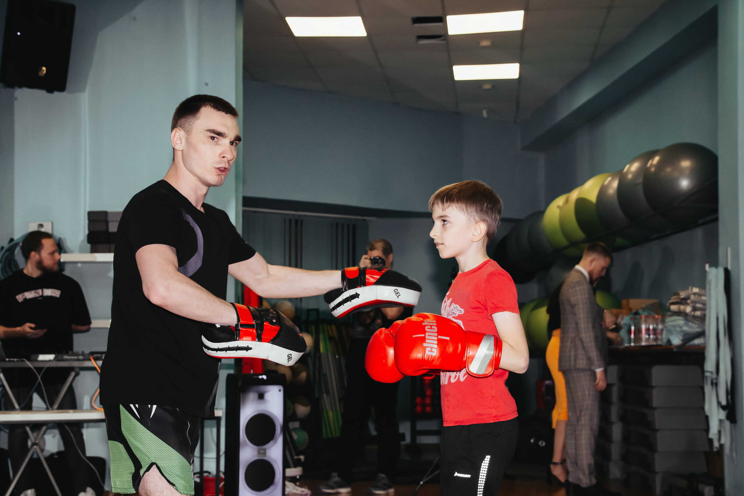 День Рождения фитнес-клуба Bright fit, репортажная съемка Екатеринбург. Фотограф в Екатеринбурге Пойгина Елена