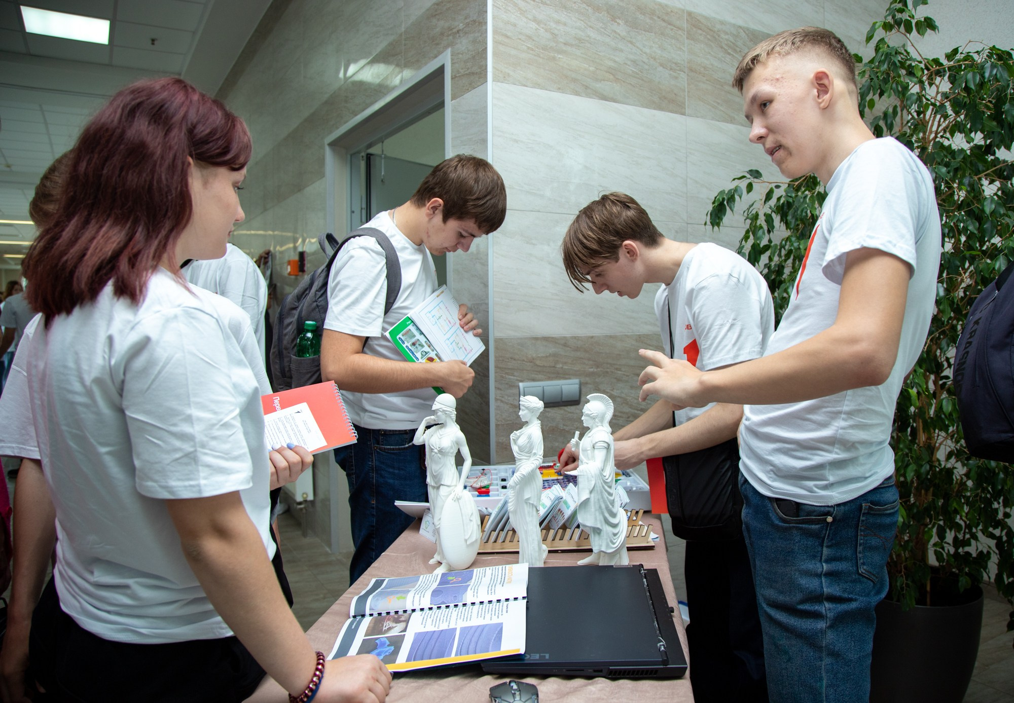 Первый фестиваль Движения Первых в Краснодаре. Репортажный, промышленный и маркетплейс-фотограф Дмитрий Чернат