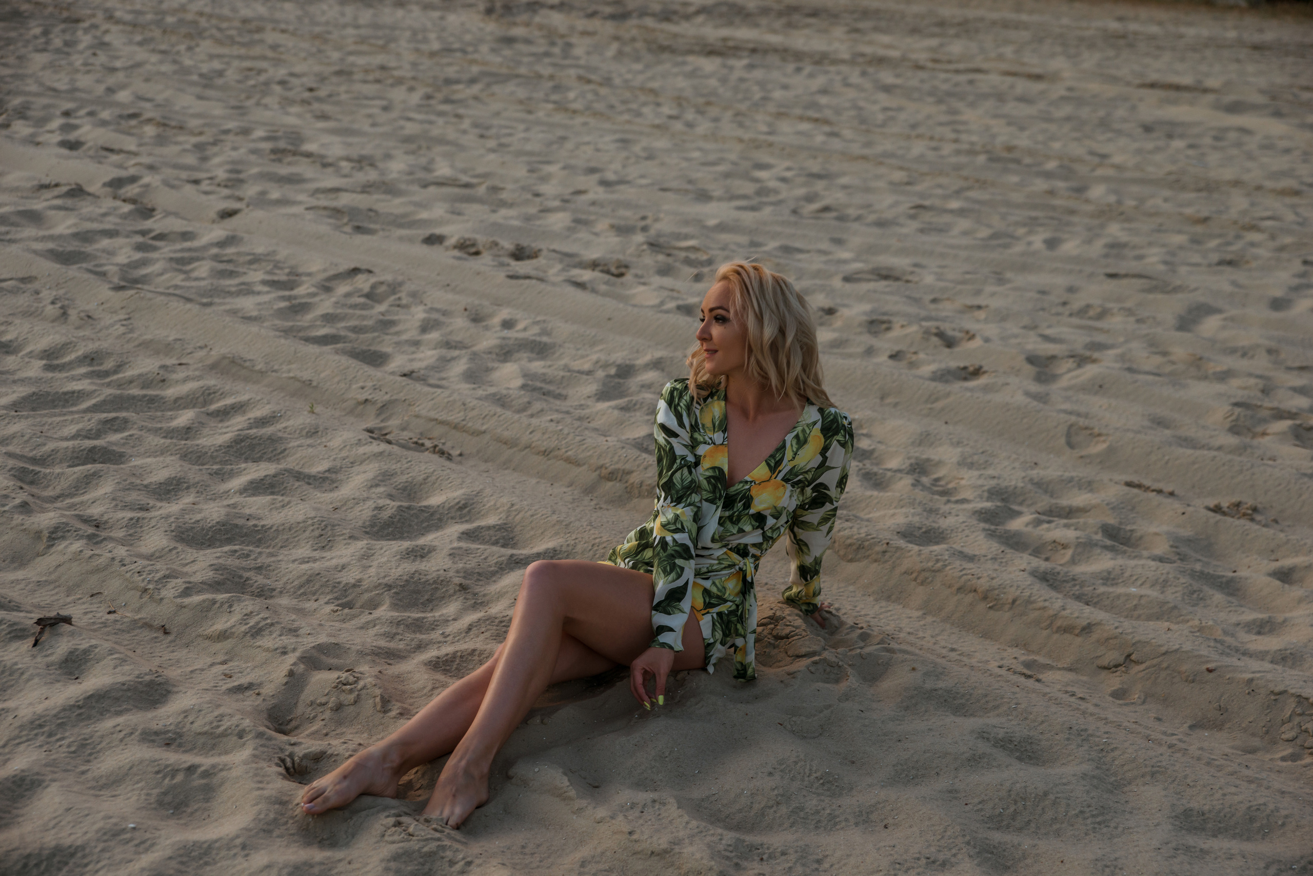 Лес и двое с лопатами. Свадебный и портретный фотограф в Белгороде Олеся Гавшина