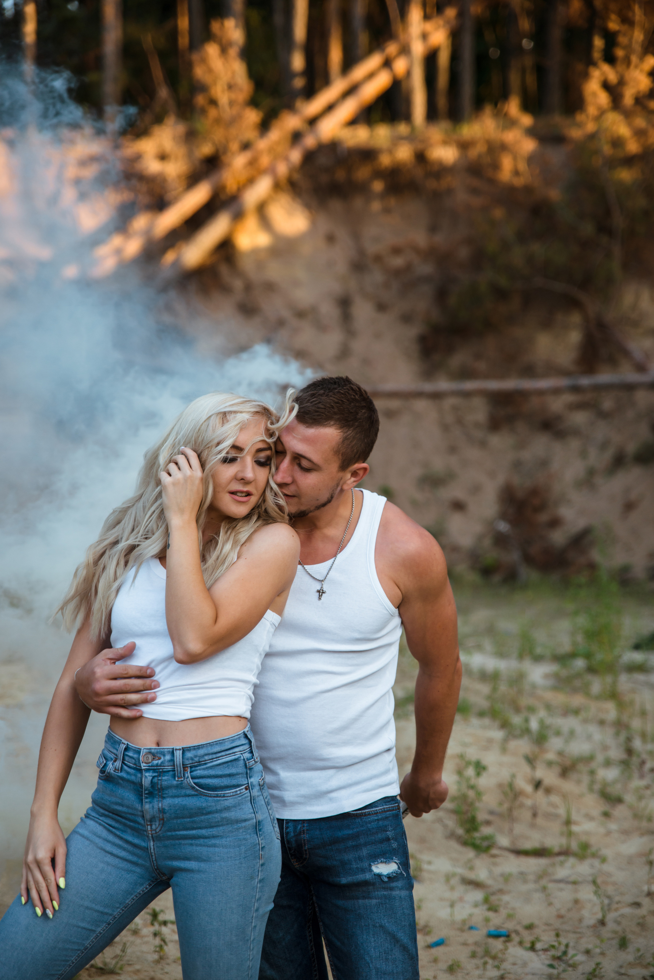 Лес и двое с лопатами. Свадебный и портретный фотограф в Белгороде Олеся Гавшина