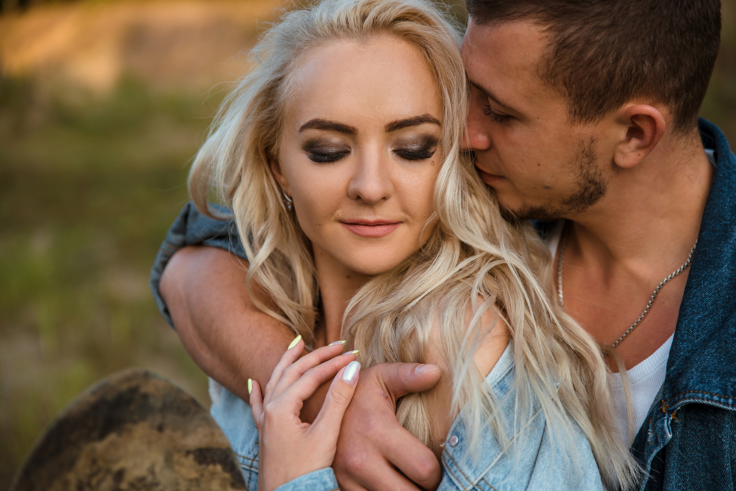 Лес и двое с лопатами. Свадебный и портретный фотограф в Белгороде Олеся Гавшина