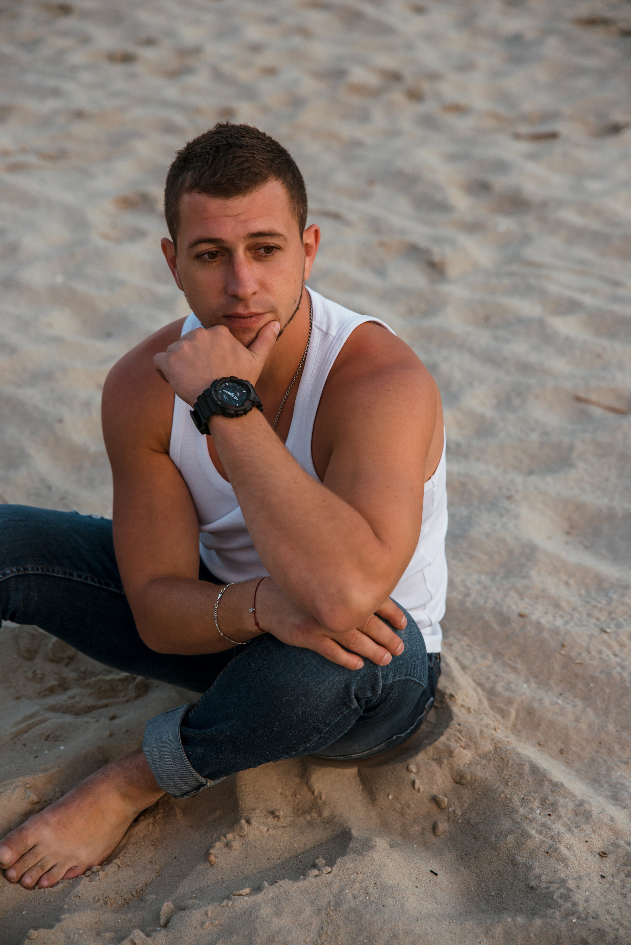 Лес и двое с лопатами. Свадебный и портретный фотограф в Белгороде Олеся Гавшина