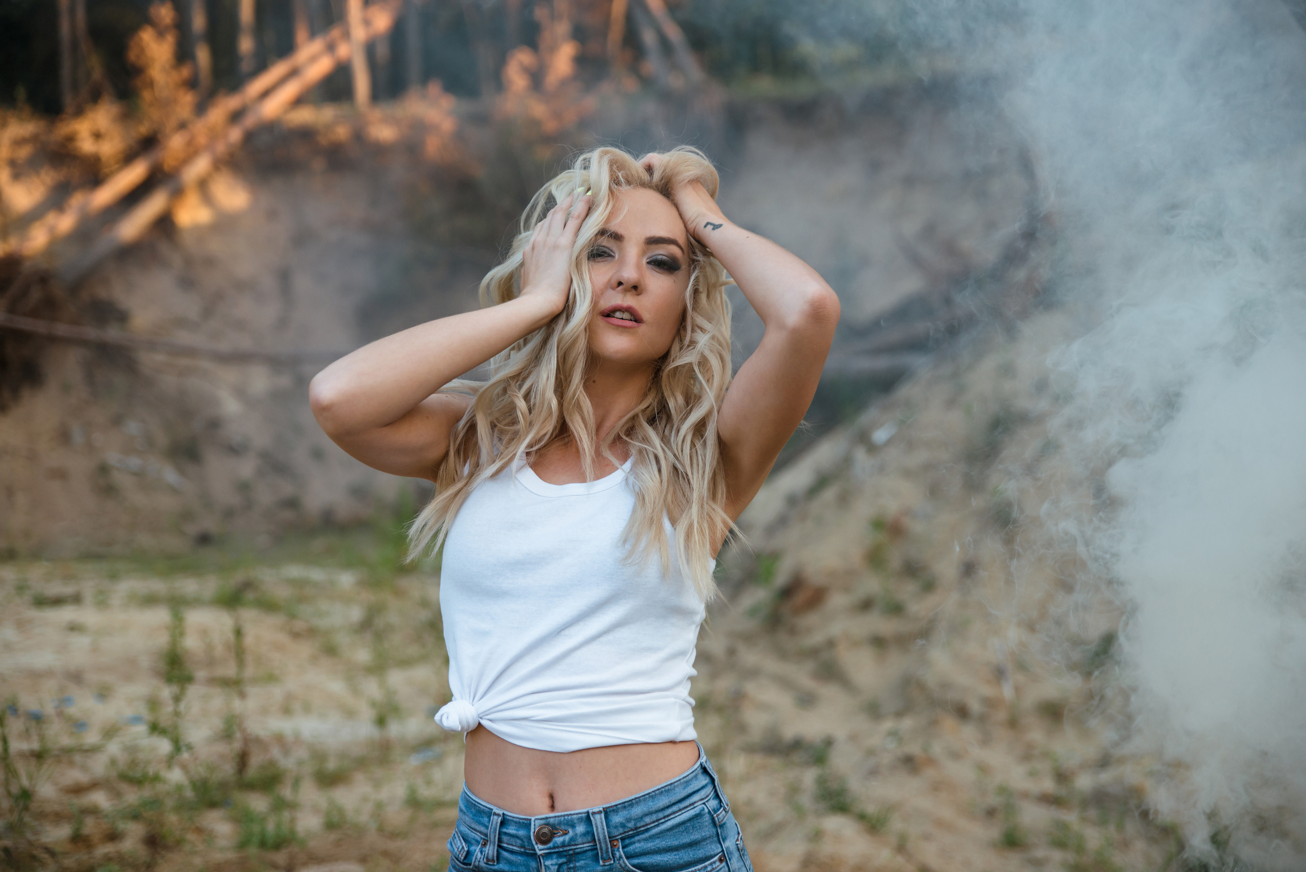 Лес и двое с лопатами. Свадебный и портретный фотограф в Белгороде Олеся Гавшина