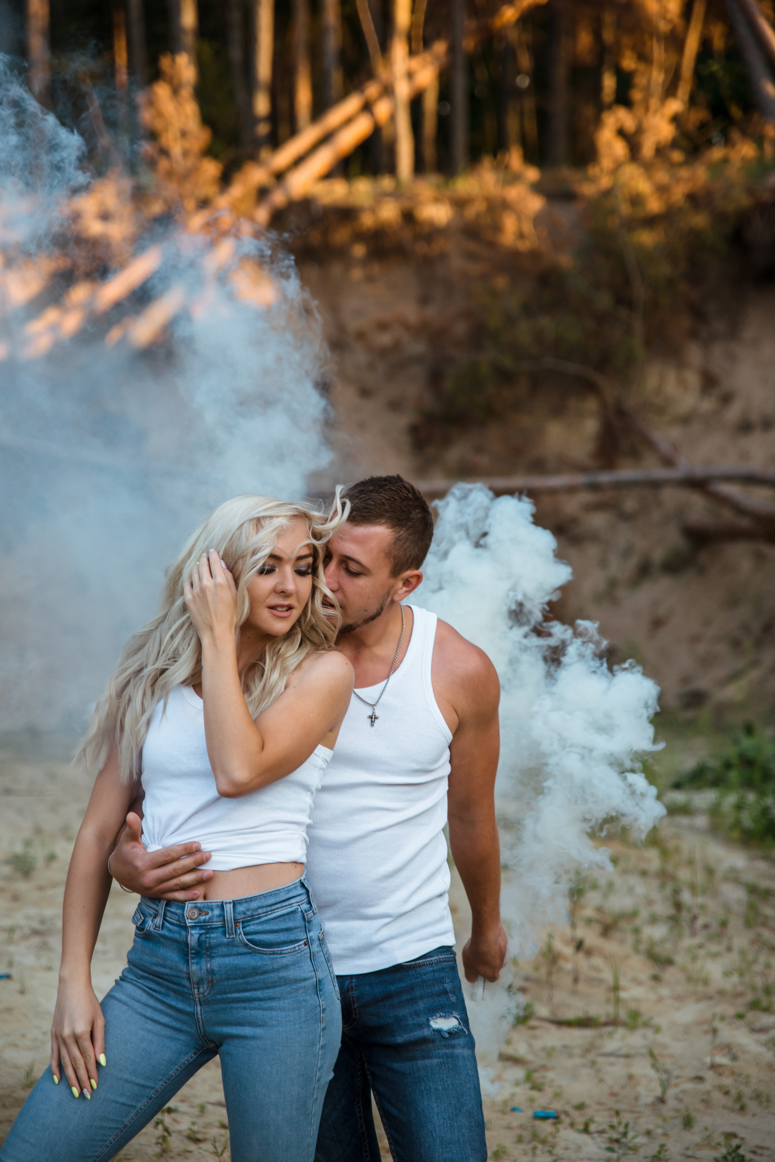 Лес и двое с лопатами. Свадебный и портретный фотограф в Белгороде Олеся Гавшина