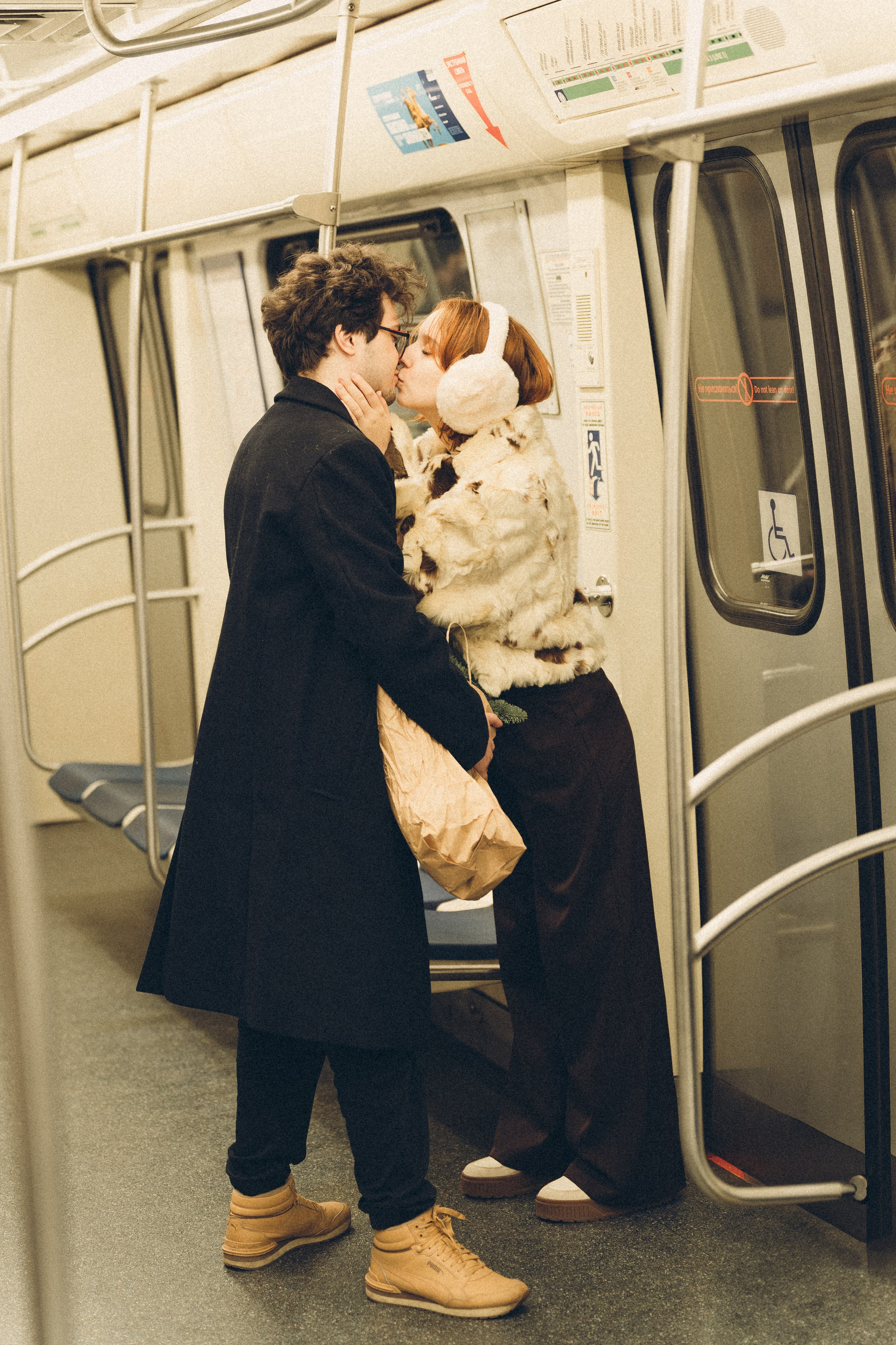 НОВОГОДНЯЯ ФОТОСЕСИИЯ ПАРЫ В МЕТРО ЛЮБОВЬ. Профессиональный фотограф, Санкт-Петербург — Виктория Богомолова