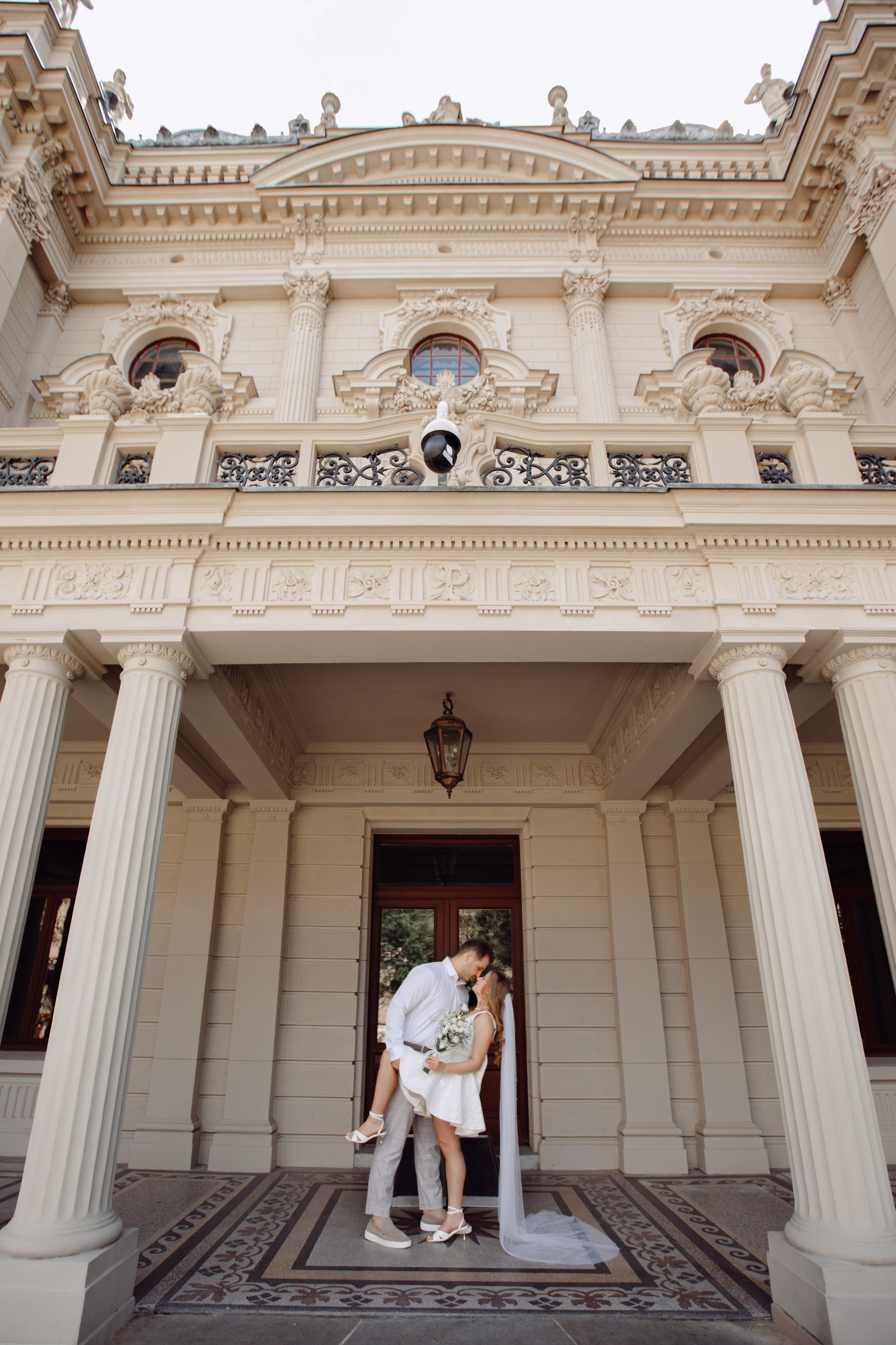 Ślubna sesja zdjęciowa w Pałacu Poznańskiego-Muzeum Miasta Łodzi. Свадебный фотограф Варшава Лодзь Польша Елена Юцова