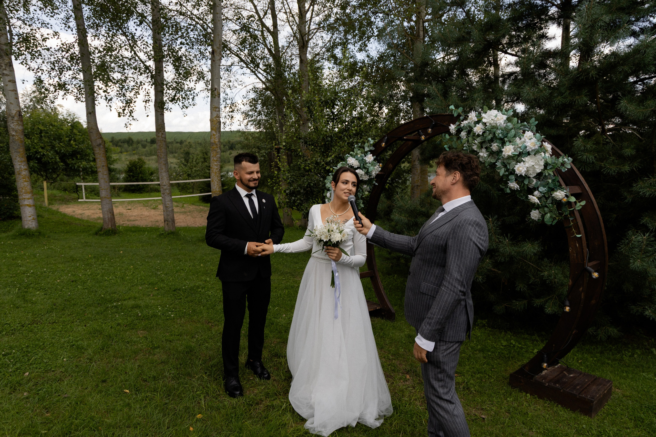 Свадебная фотосессия в агроусадьбе Лабодянка в Минске. Свадебный фотограф в Минске/Беларуси Сергей Спиридонов