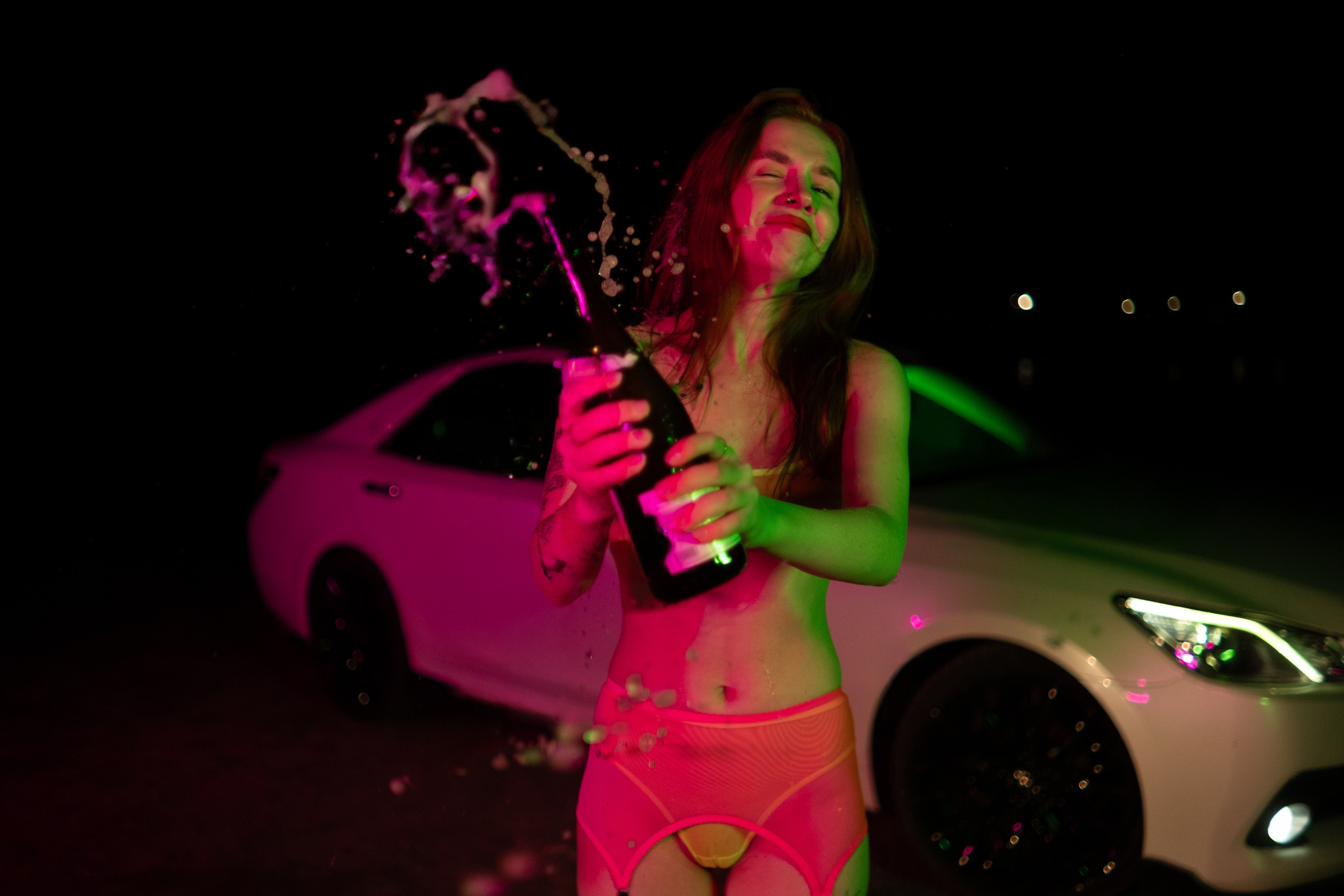 Неоновое настроение Насти. Фотограф Коробова Екатерина