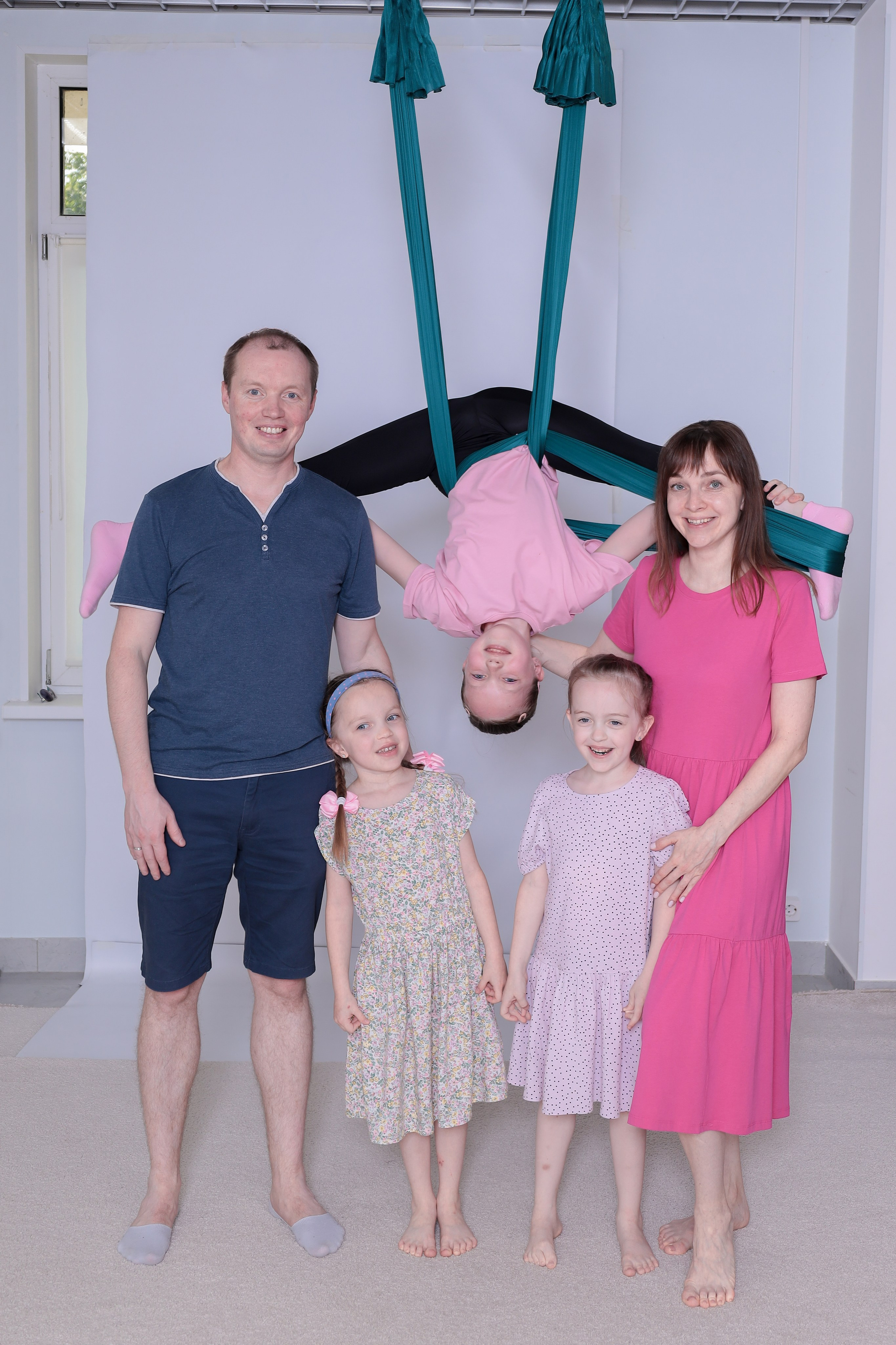 Детская аэройога. Фотограф Надршина Лилия