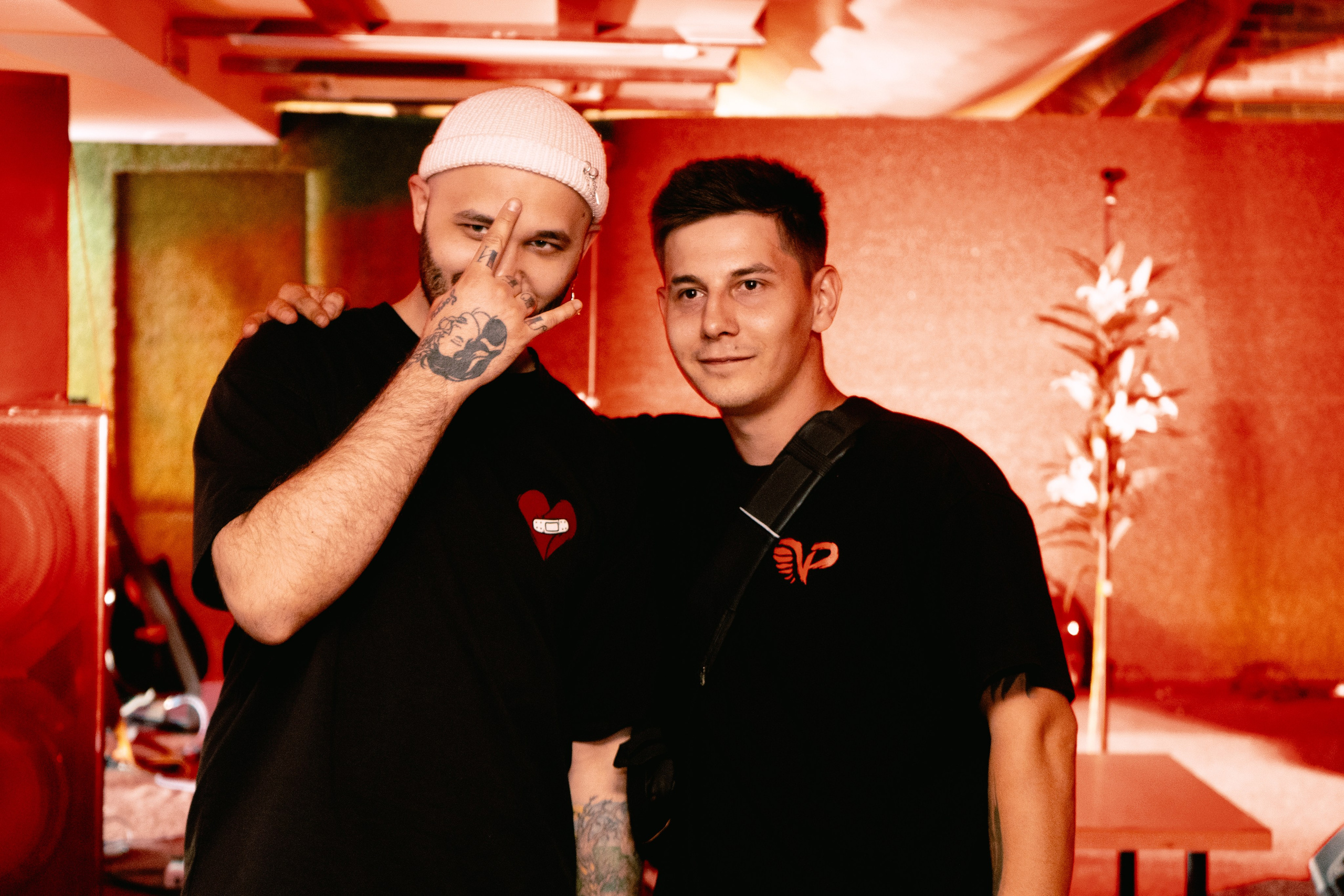 Playingtheangel. Уфа. Маленький зал, красный свет, мощный звук. Фотограф Гильмутдинов Руслан