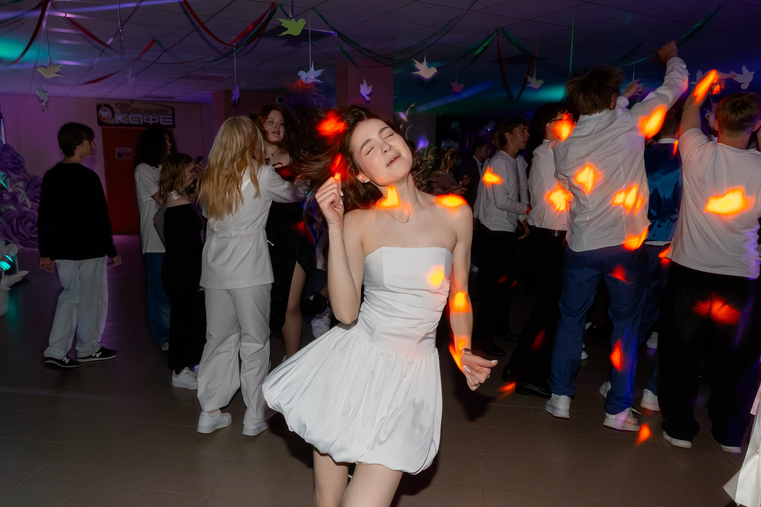 Школьный выпускной 2025 год в Минске, Беларуси. Свадебный фотограф в Минске/Беларуси Сергей Спиридонов