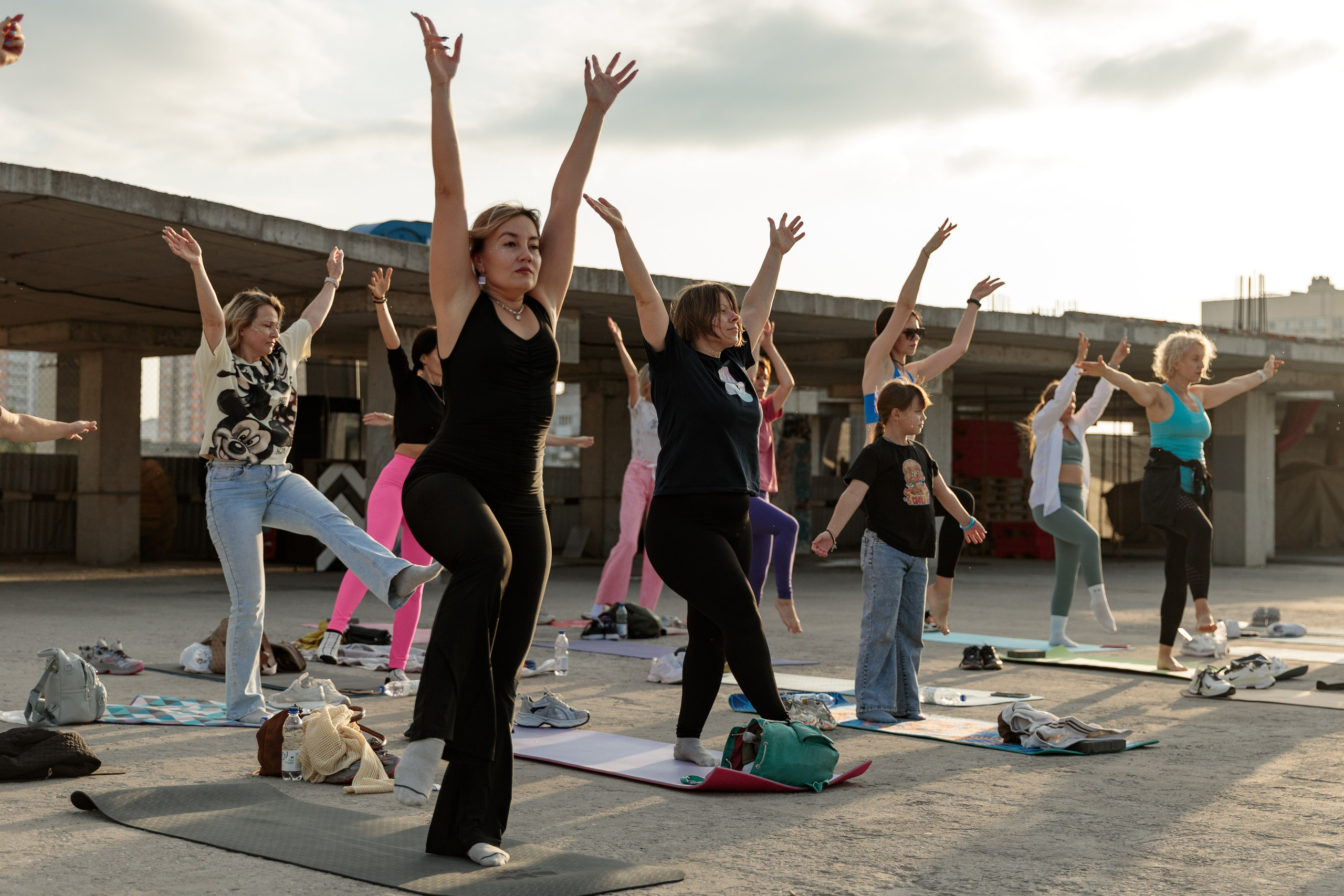 Йога на крыше манежа. Арт фотограф в Саратове, Александр Леонтьев