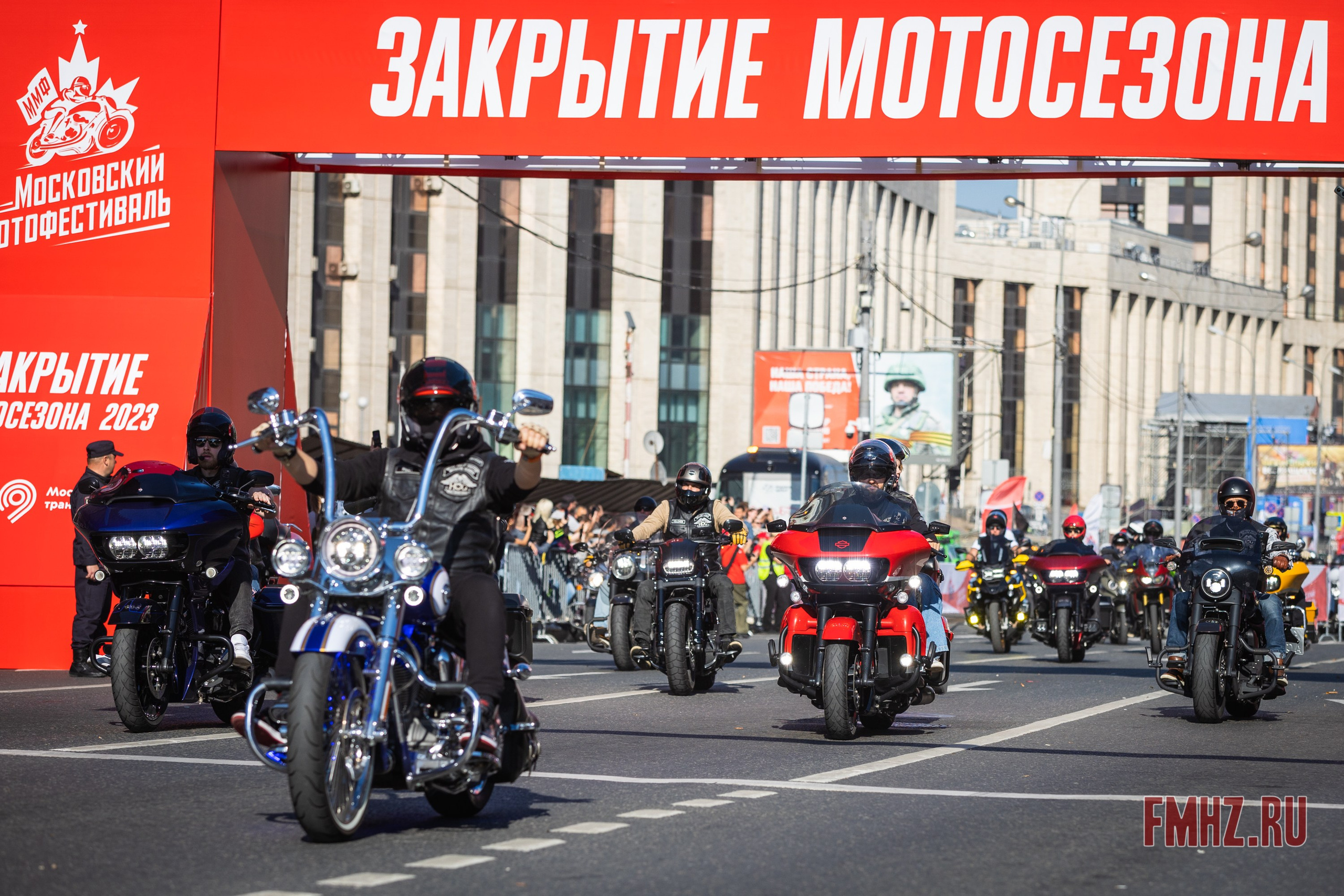 Закрытие Мотосезона 2023 на проспекте Академика Сахарова. Фотограф Владимир Охрименко