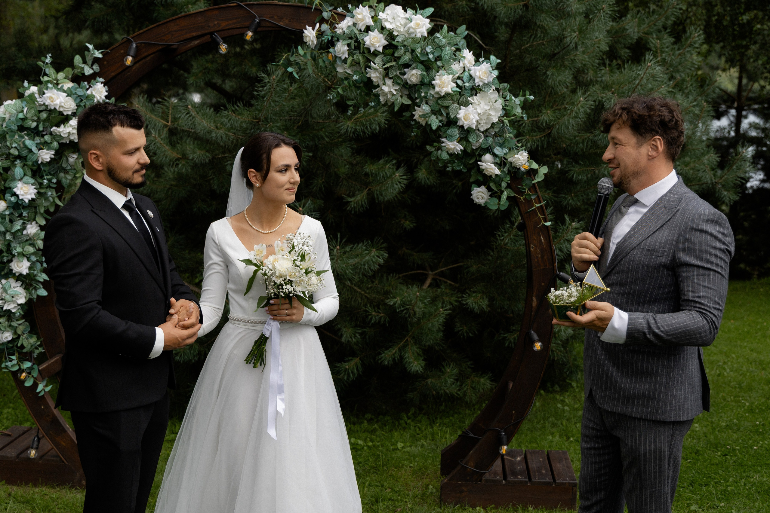 Свадебная фотосессия в агроусадьбе Лабодянка в Минске. Свадебный фотограф в Минске/Беларуси Сергей Спиридонов