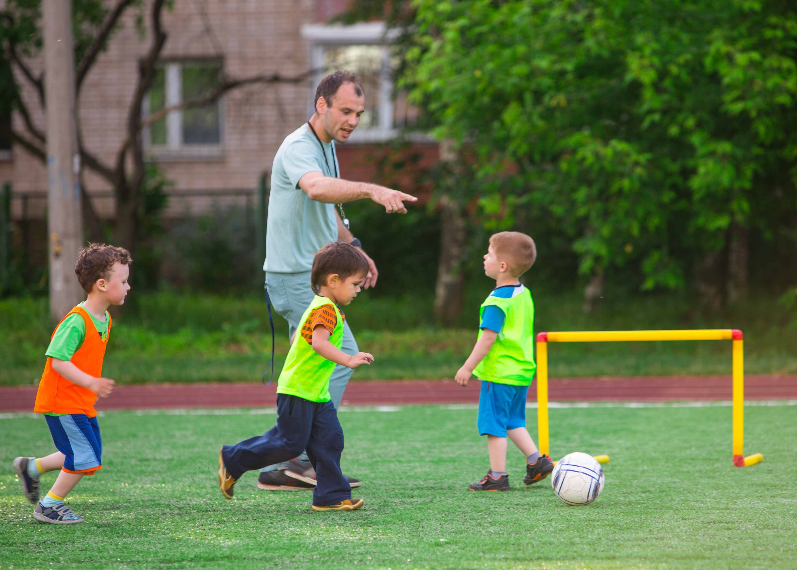 Футбольная школа «Юниор» — фото тренировок и игр. Выпускные альбомы для школы и детского сада — школьный фотограф Подольск, Троицк, Щербинка, Москва