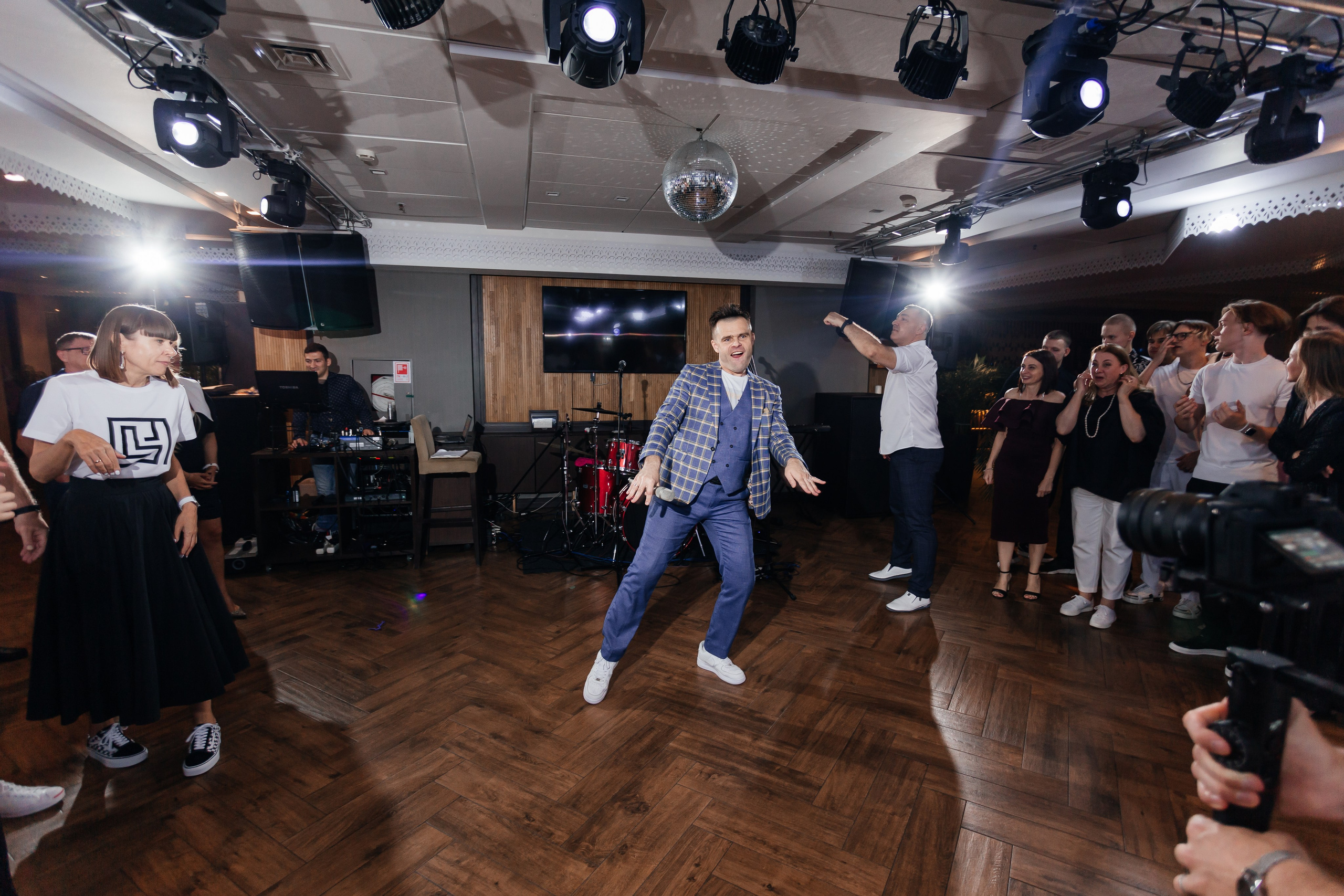 Выпускной 11 «А». Школа № 42. Свадебный фотограф в Краснодаре Николай Крауз