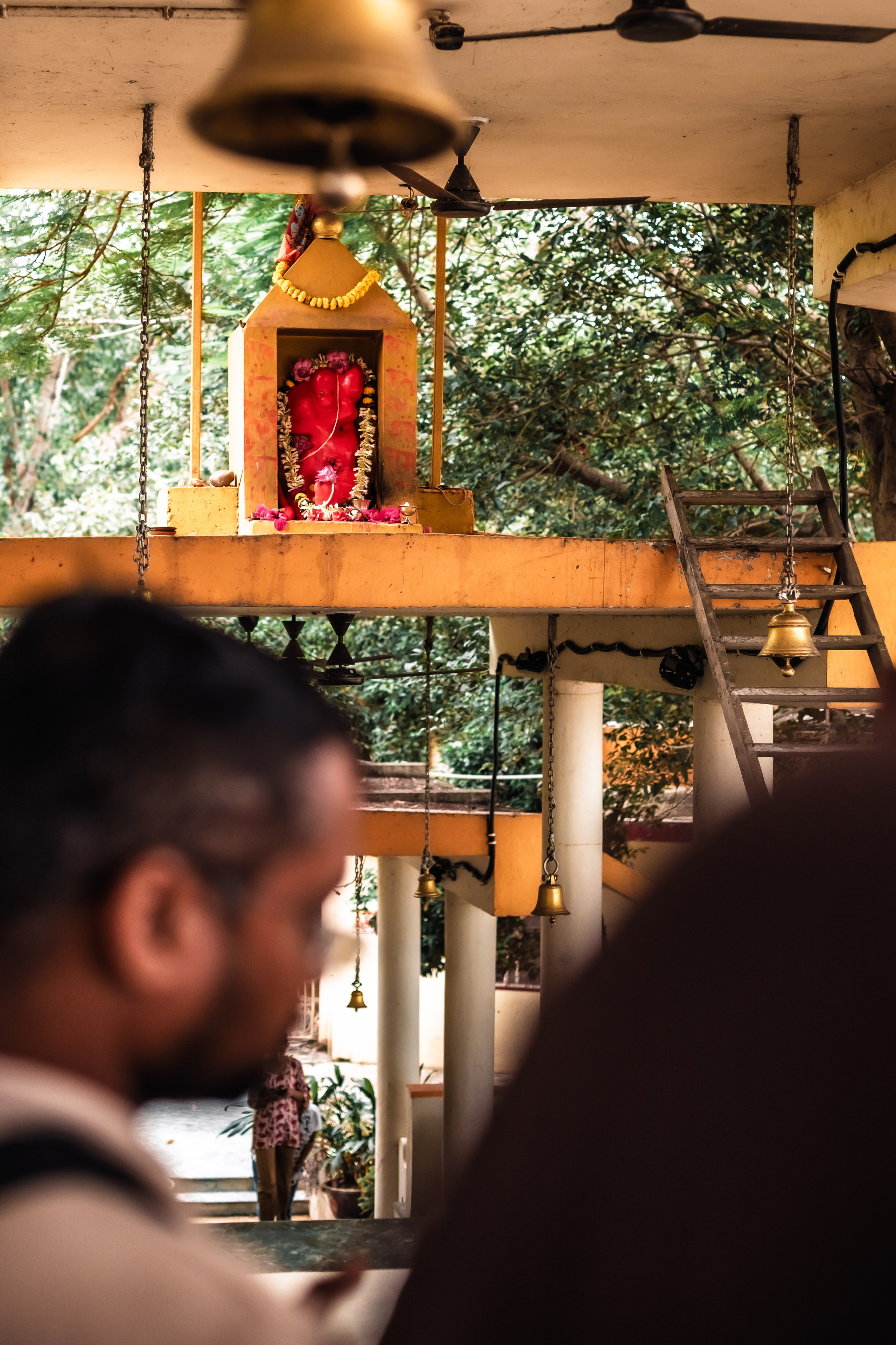 Abhisheka Devraha Baba on Sri Devdas ji maharaj bd. Mariam Bagdasaryan