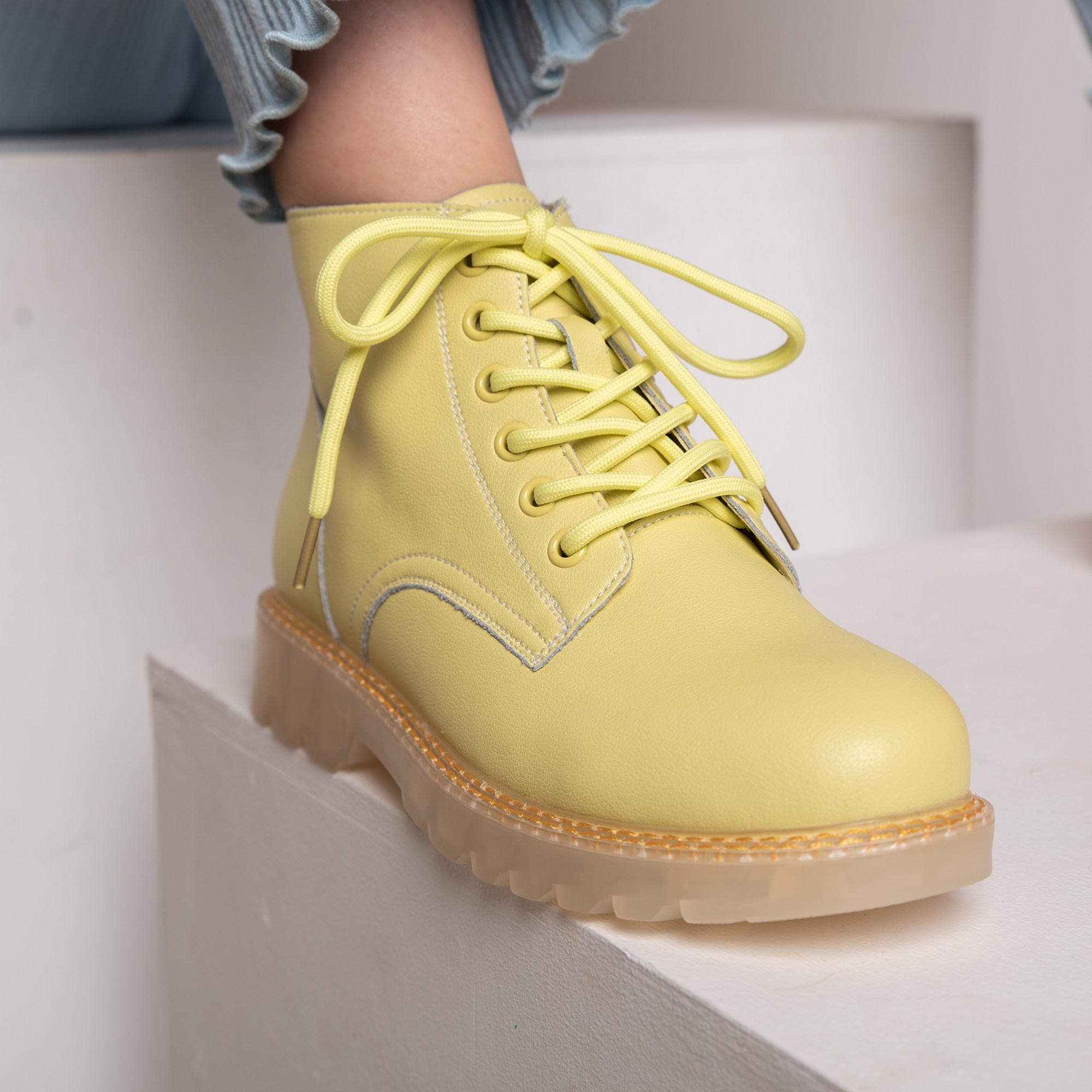 Обувь на модели. Фотограф Юлия Зимина