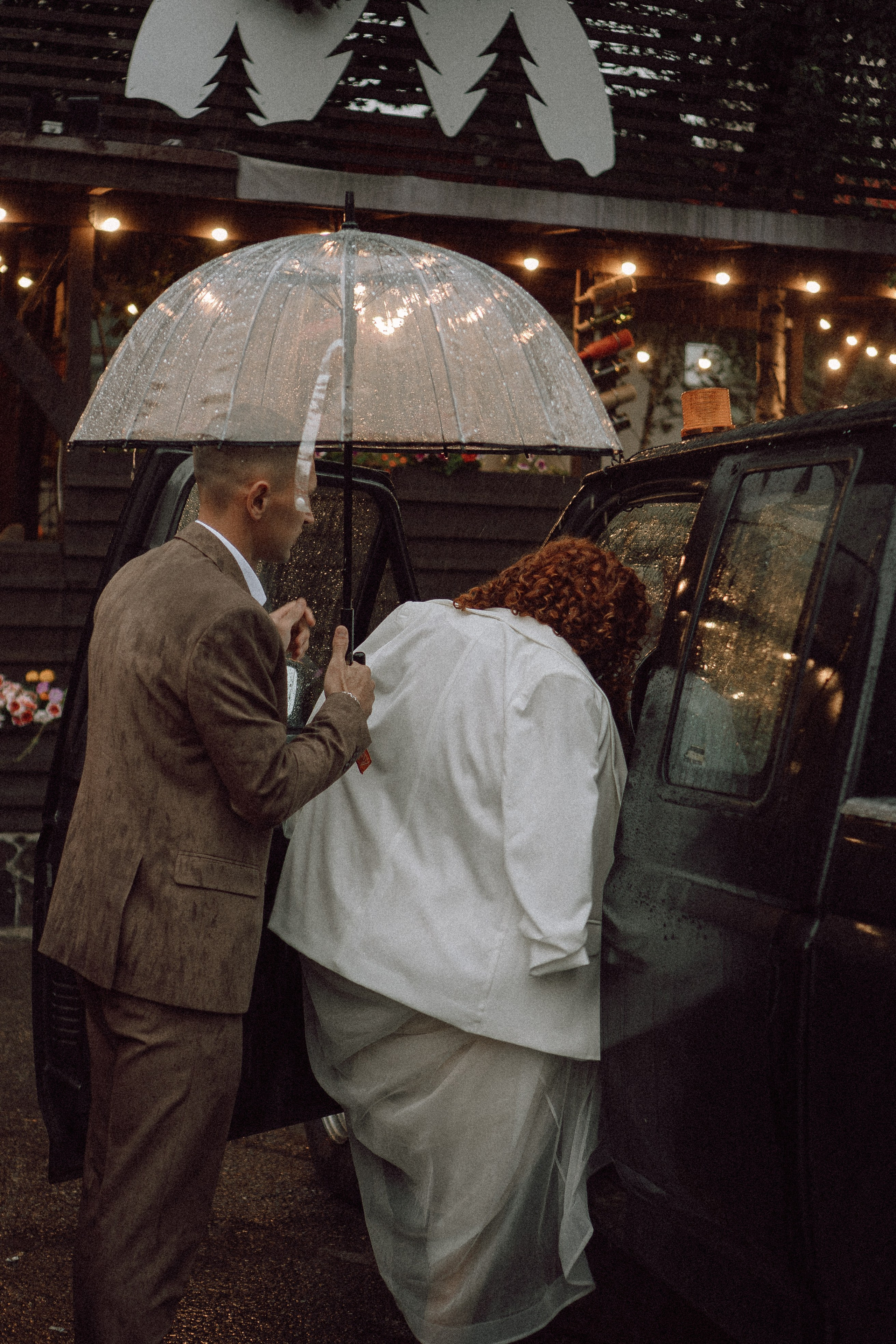 СВАДЕБНАЯ ФОТОСЕССИИЯ ПАРЫ В ГОРОДЕ ПРИОЗЕРСК В СОСНОВОМ ЛЕСУ И С ПИКАПОМ. Профессиональный фотограф, Санкт-Петербург — Виктория Богомолова