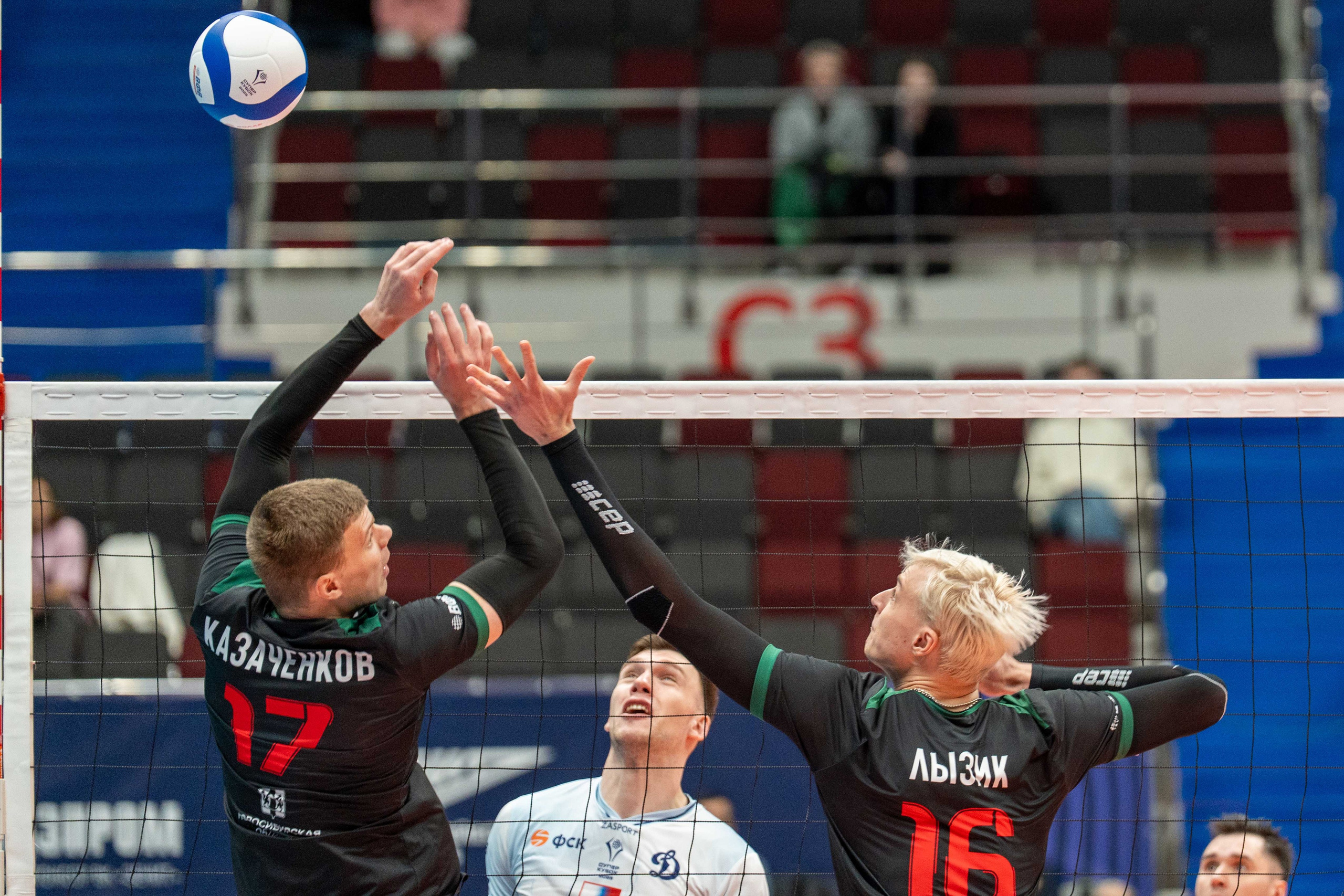 Локомотив — Динамо: фотогалерея полуфинала Суперкубка России 2025 | Антон Гауф. Спортивный фотограф в Санкт-Петербурге | Антон Гауф