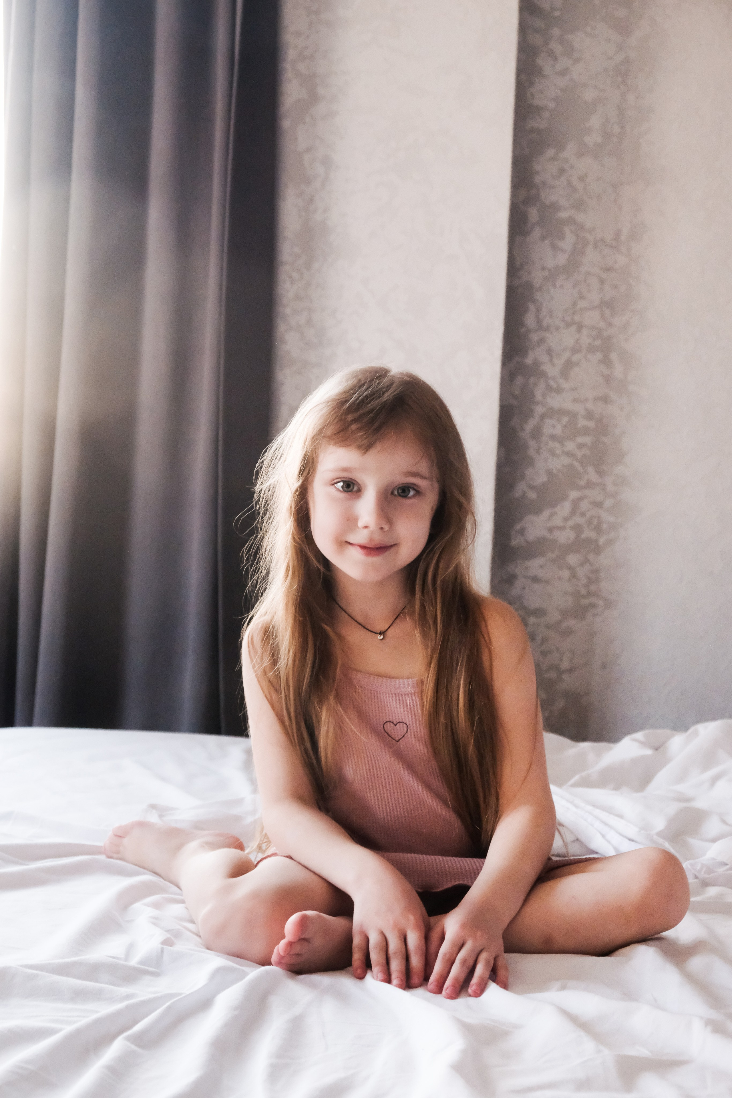 Маша с дочерьми. Фотограф Наташа Лисица