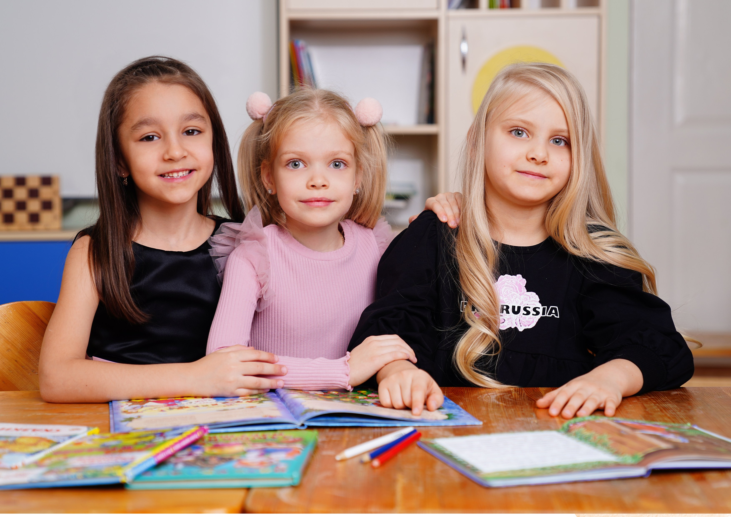 Мелкие группы. MEMENTO.Выпускные альбомы, школьные, юбилейные и другие книги. Ростов-на-Дону