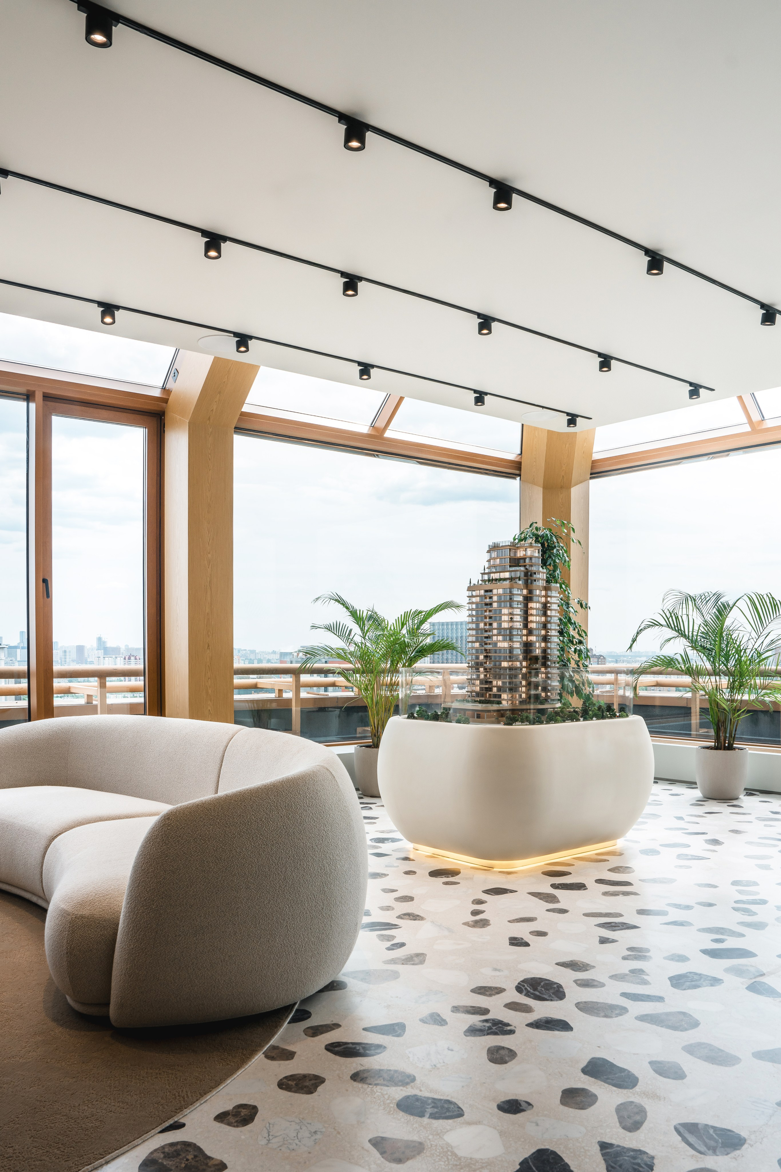 Springs, UNIQ. @tomrus: Рустам Шагиморданов — фотограф