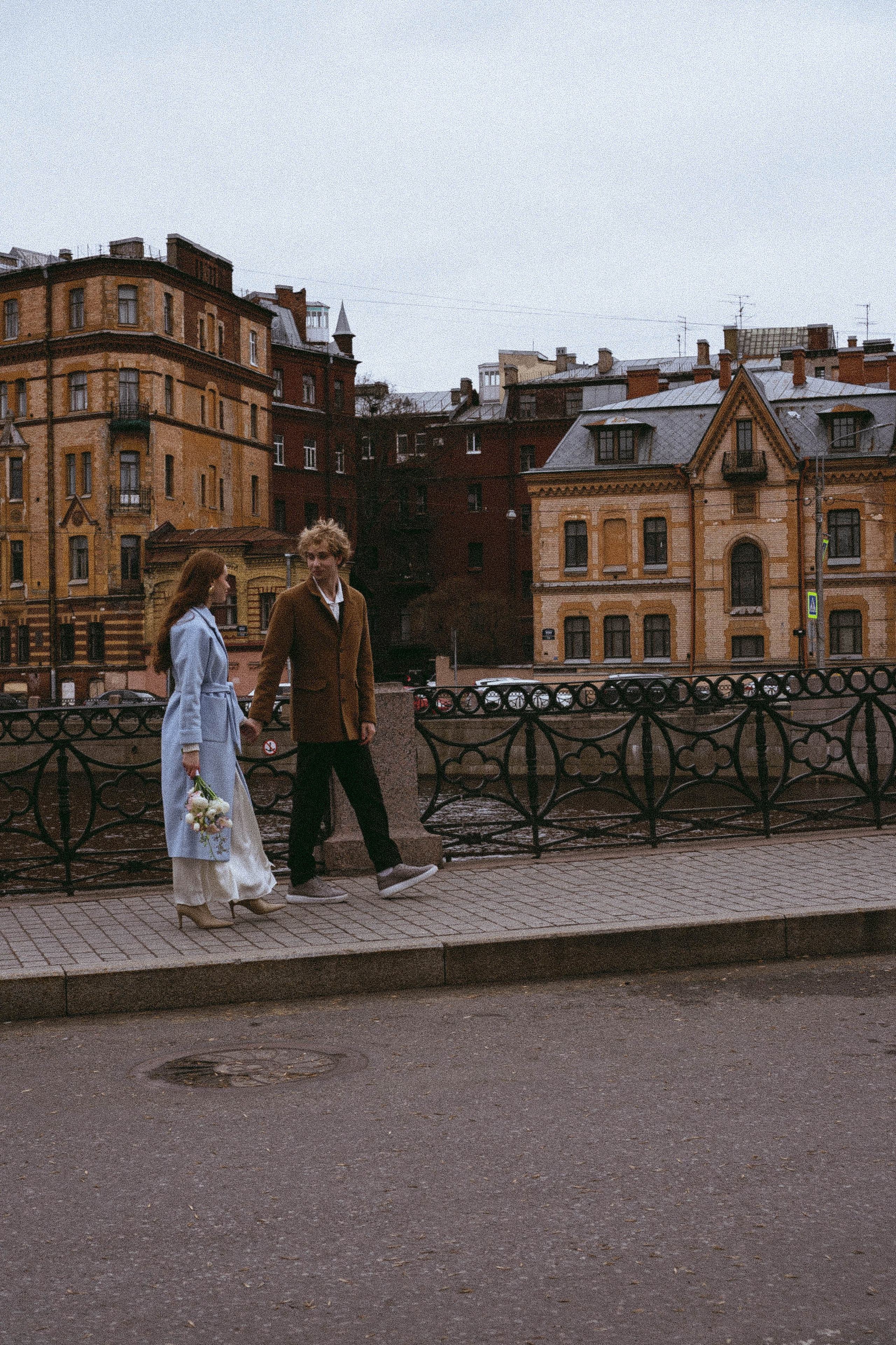 СВАДЕБНАЯ ПРОГУЛКА ПО ПЕТРОГРАДКЕ ВЕСНОЙ (ФОТОСЕССИИЯ ПАРЫ СВАДЕБНАЯ). Профессиональный фотограф, Санкт-Петербург — Виктория Богомолова