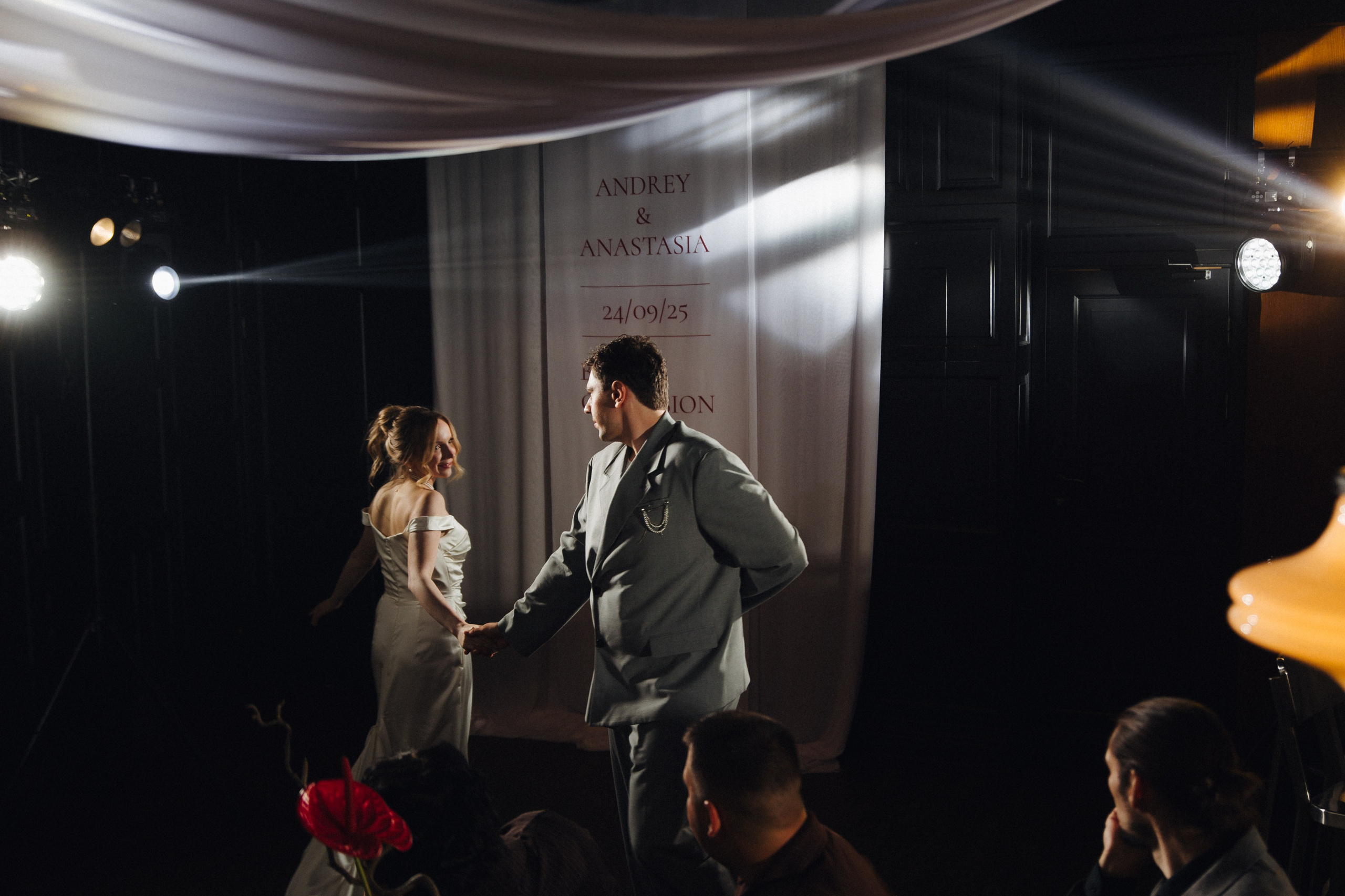 Свадьба в Питере. HELD BY LOVE. Фотограф в Астрахани Радмир Баймухамедов