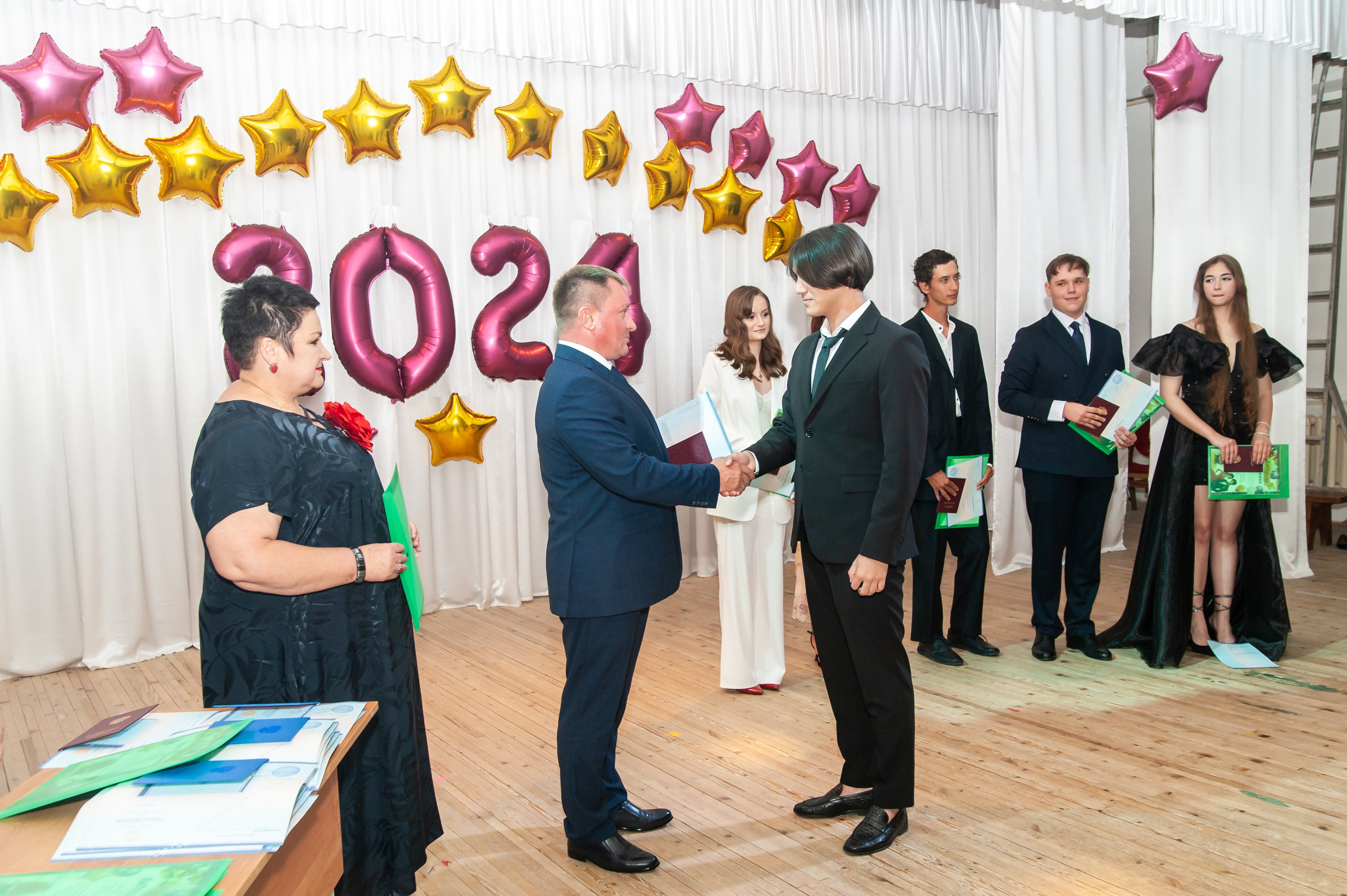 Выпускной МАОУ СОШ № 17 им. Эдуарда Есаяна. Свадебный и семейный фотограф Денис Лукьянов в Краснодаре, Краснодарском крае и Республике Крым