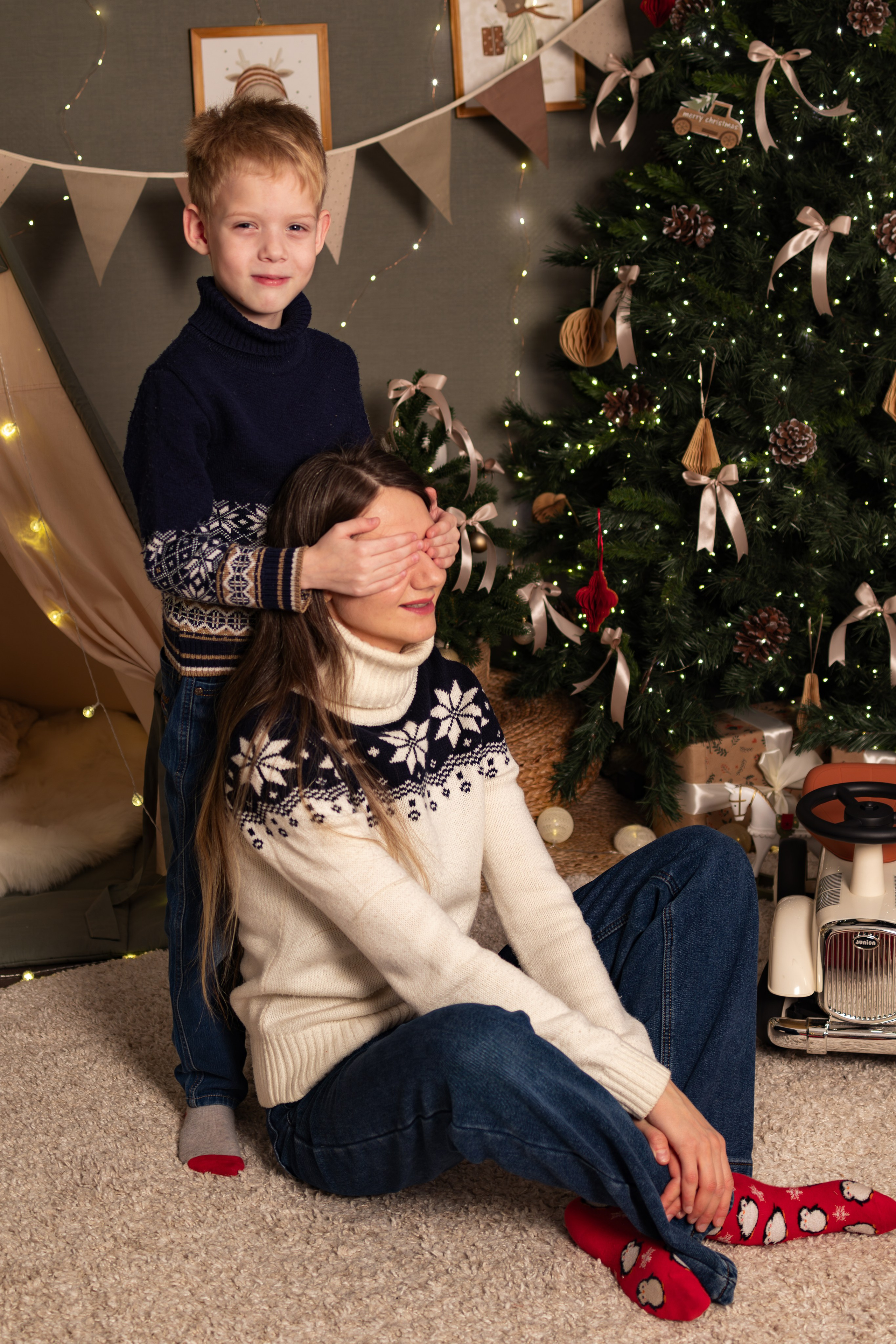 Новогодняя. Я работаю в разных жанрах фотографии — от портретов до свадебной и семейной съёмки — в городе Междуреченске. Виктория Куреннова