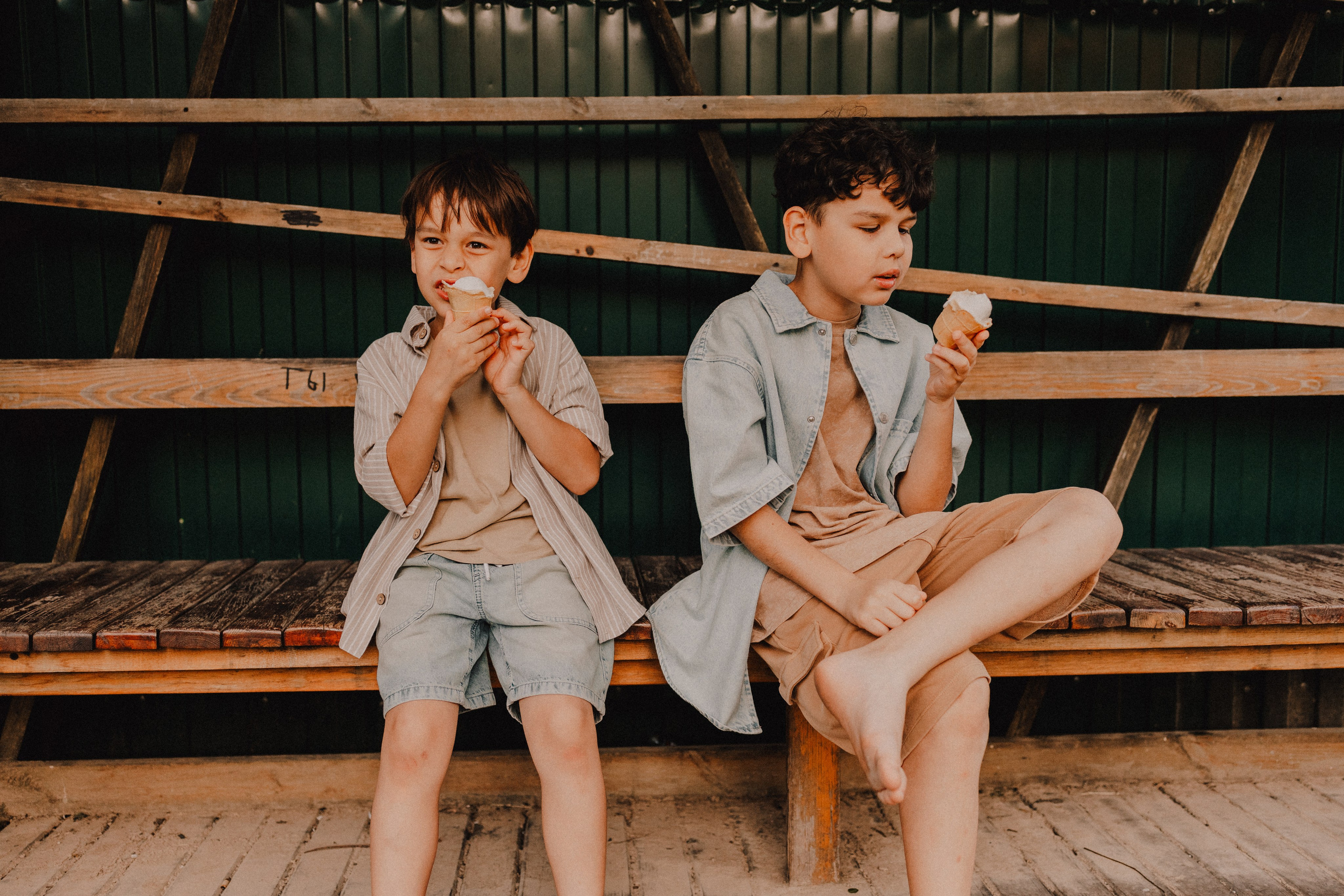 На лужайке. Семейный фотограф Москва