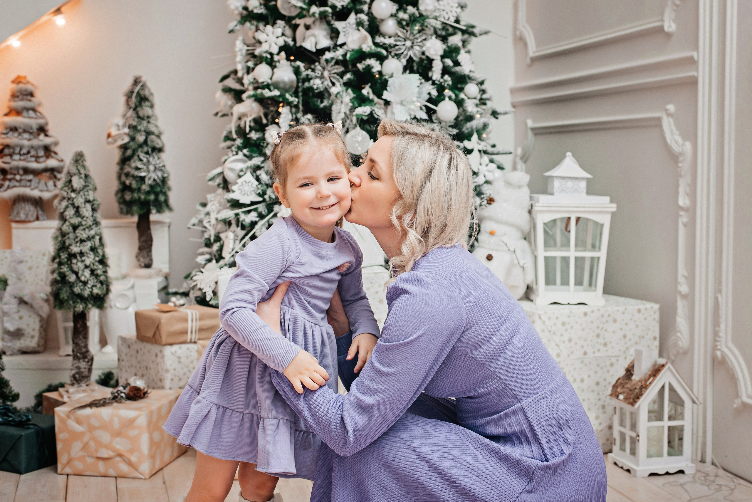 Катюша с семьей в студии. Детский и семейный фотограф выпускной альбом Приморско-Ахтарск