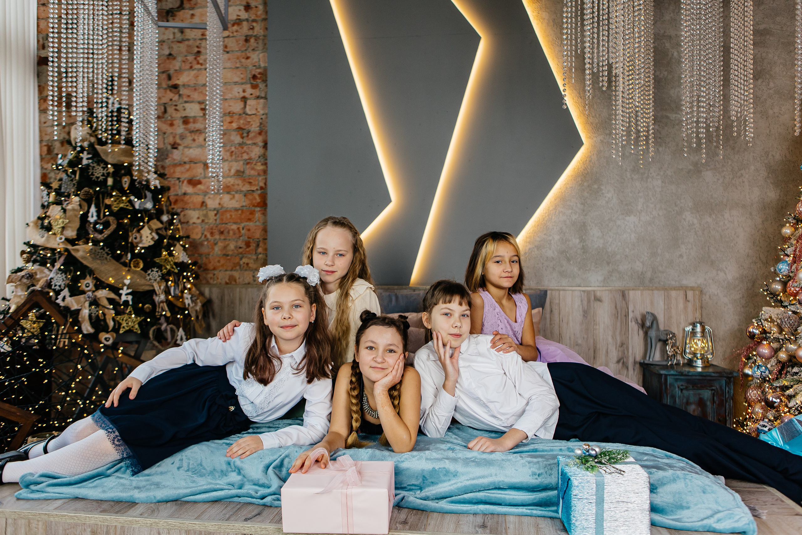 Выпускники начальной школы. LiveBook39 — студия выпускных альбомов Светланы Микишаниной в Калининграде