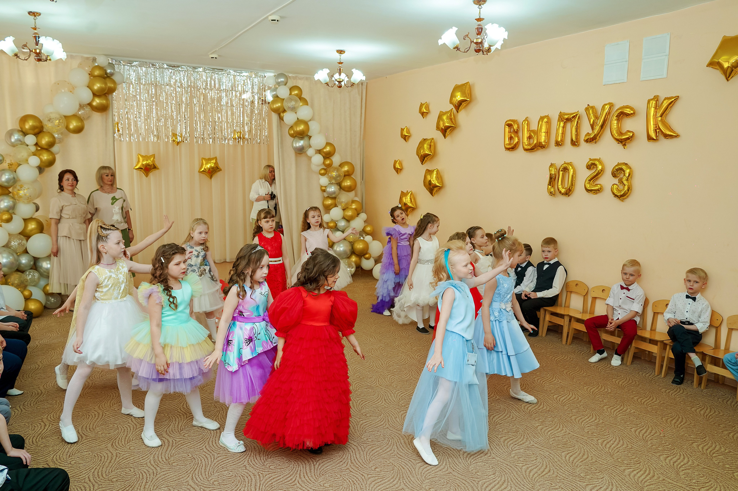 Фотосъемка видеосъёмка фотограф видеооператор новогодних утренников  в. Фотограф, видеооператор Нина Коршунова