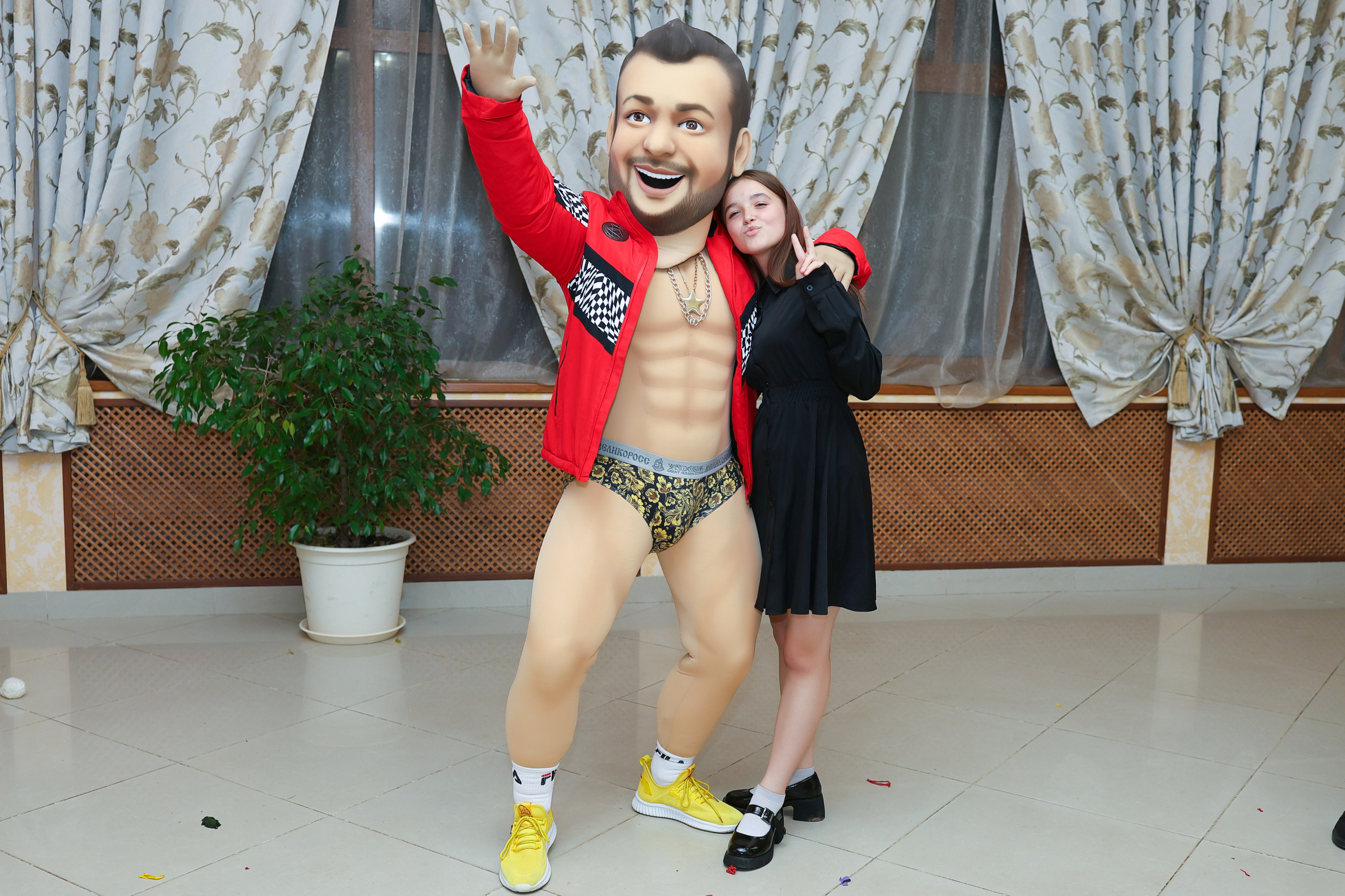 Сергей Жуков. НаВеселе…)) Тамада (Ведущий) в Туле! Юбилеи, Свадьбы, Корпоративы! Ростовые куклы! И всё необходимое для Вашего Праздника!