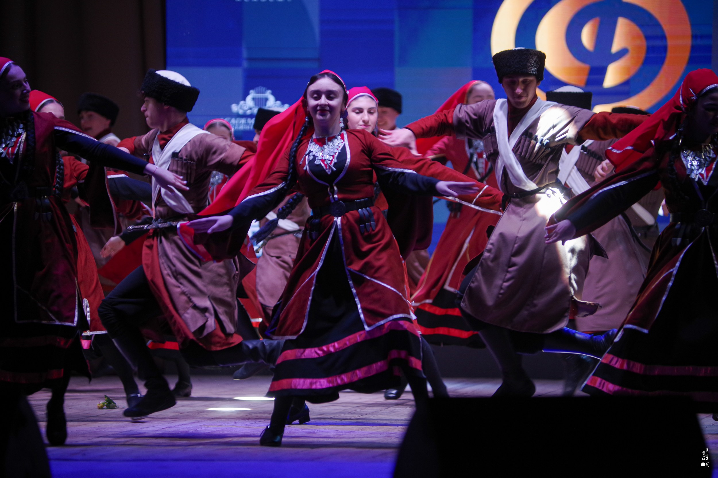 Танцы в Хоби. Портретный фотограф Денис Милютин