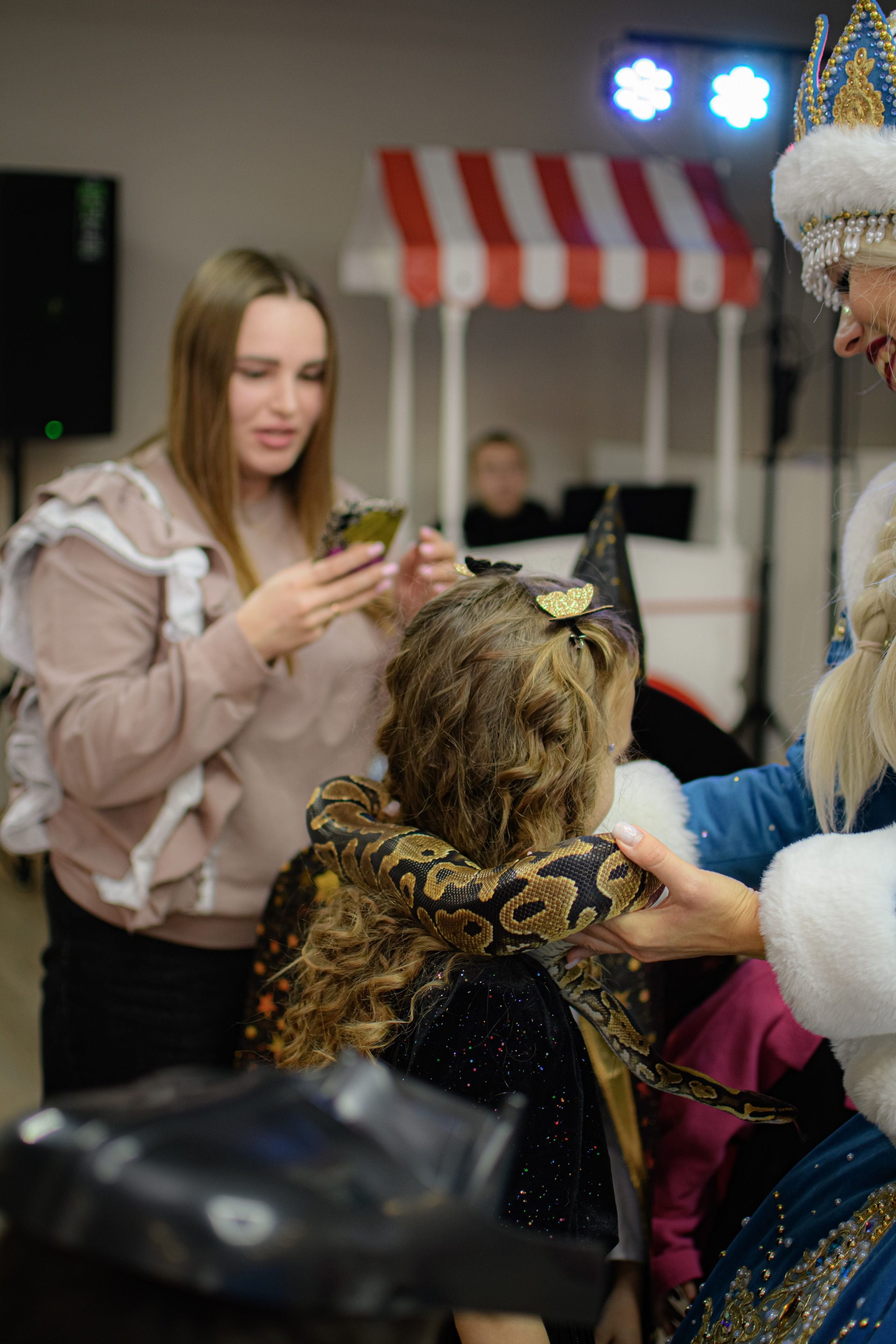 HAPPY NEW YEAR. Photokarish