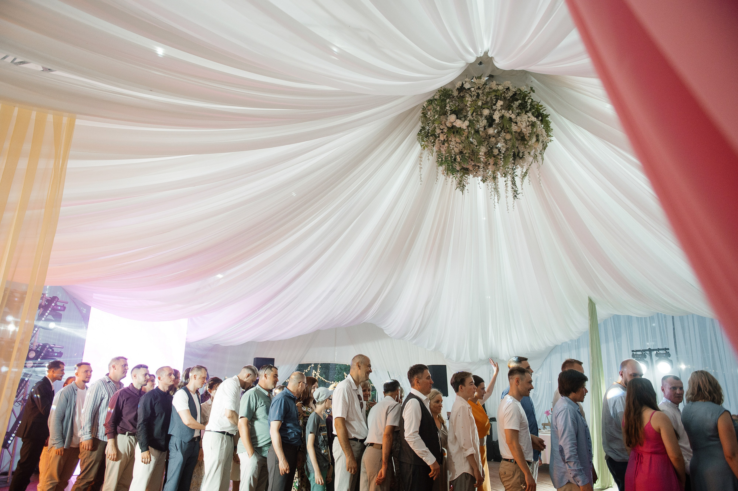 Вот такая заварушка. Свадебный фотограф Саша Базенко