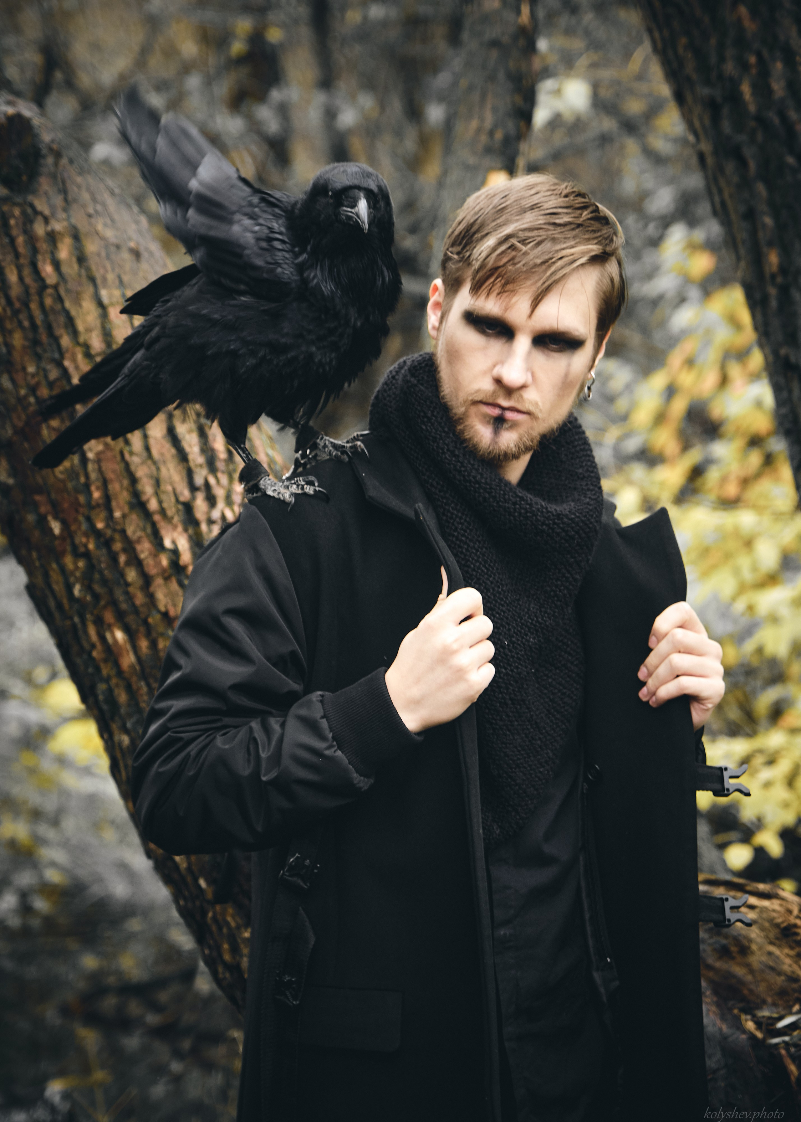 Фотосессия с вороном в парке. Портретный фотограф на новый год в Москве Виктория Колышева