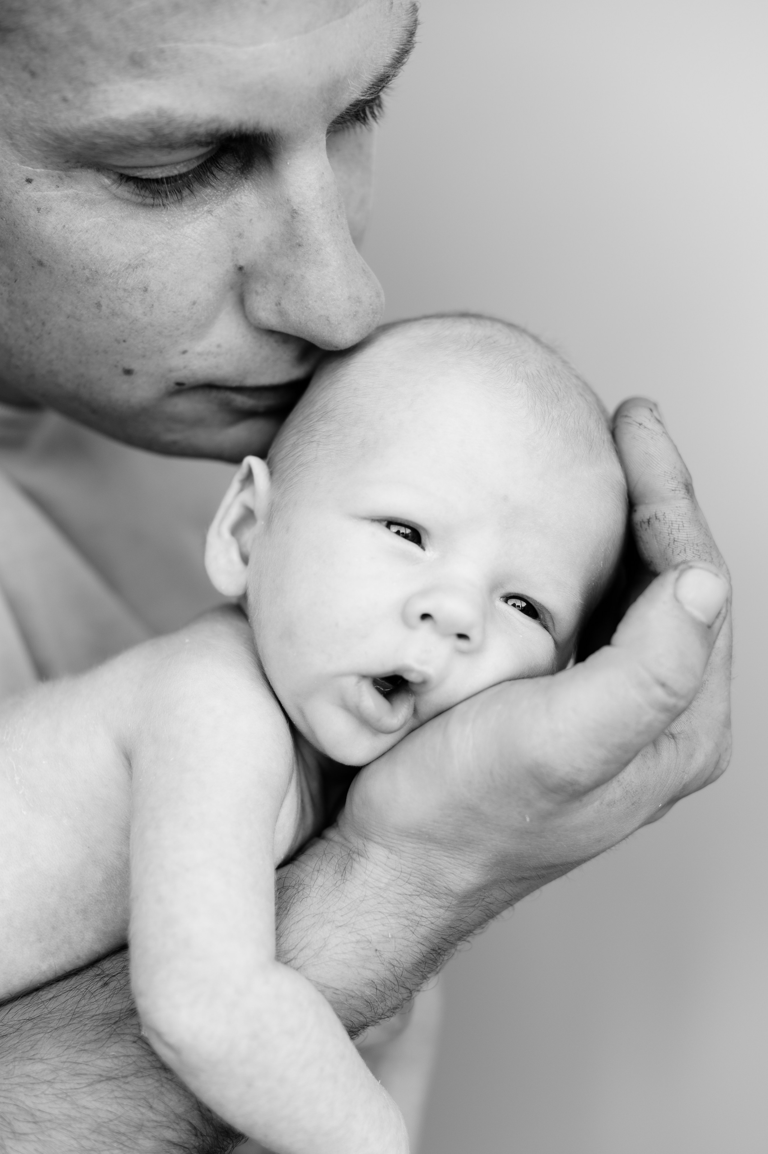 Lifestyle nyföddfotografering i Halmstad. Bröllops- och familjefotograf i Halmstad | Valentina