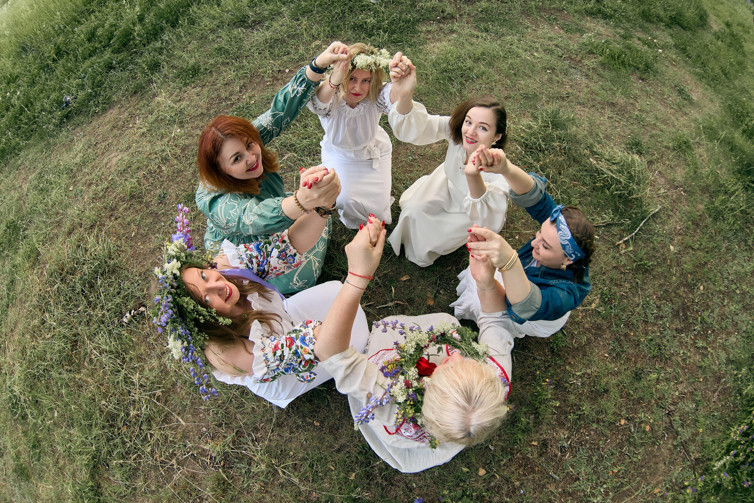 Фотосессия в роще для группы девушек. Фотограф в Дивеево