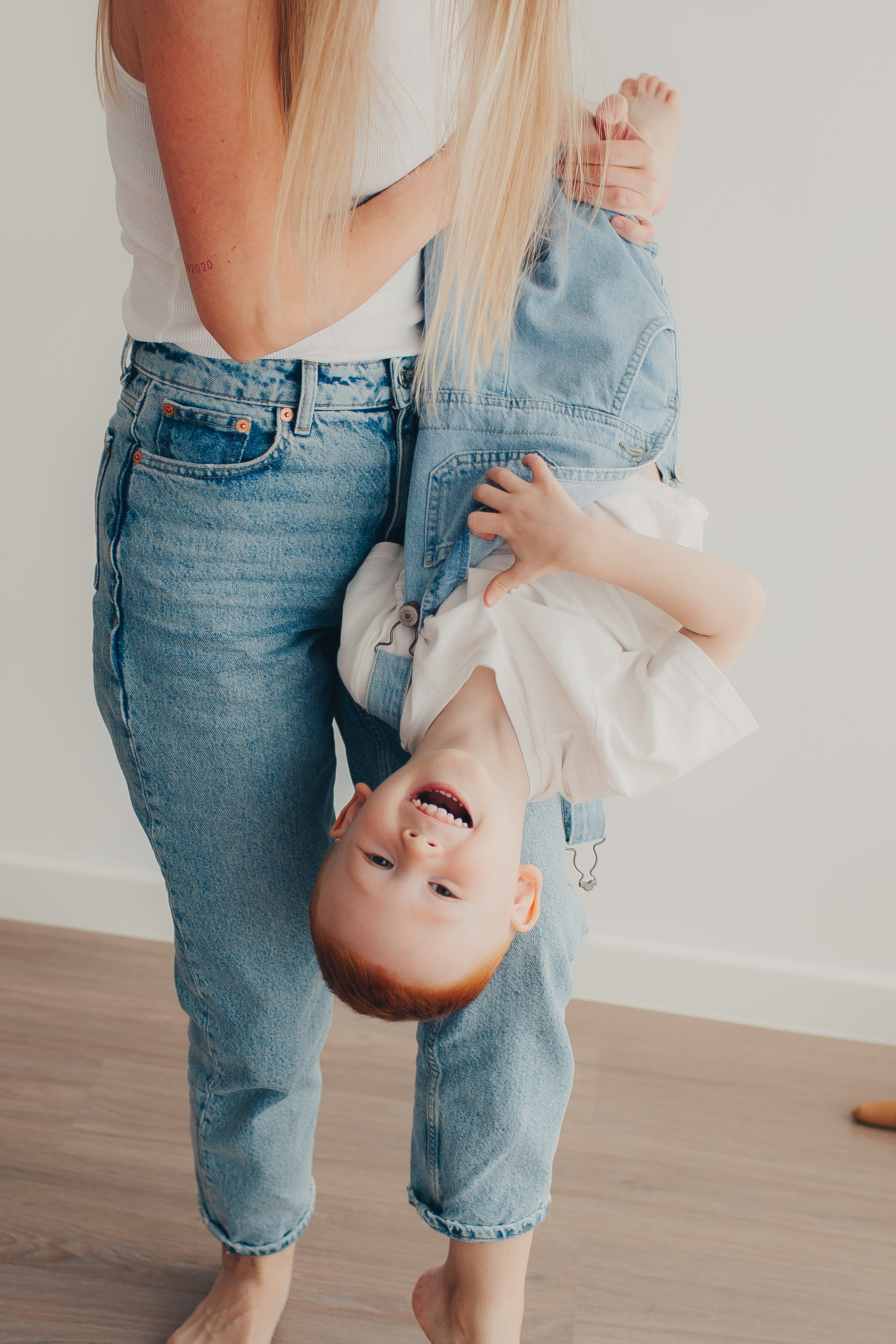 Семейная фотосессия в студии. Фотограф Евгения Мальцева, Архангельск