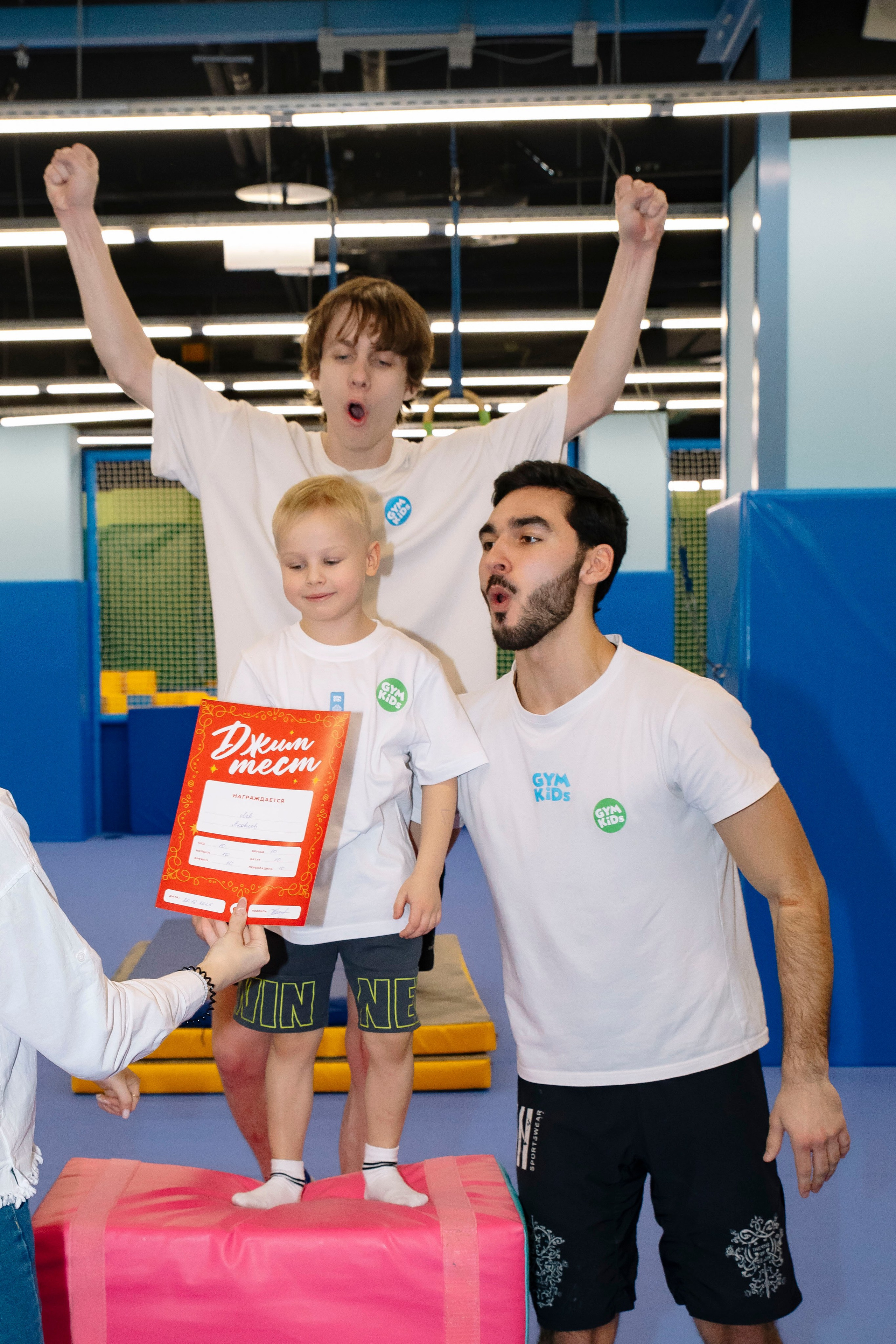 Соревнования по гимнастике в Gymkids Чертаново. Профессиональный фотограф в Москве | Заказать фотосессию и съемку