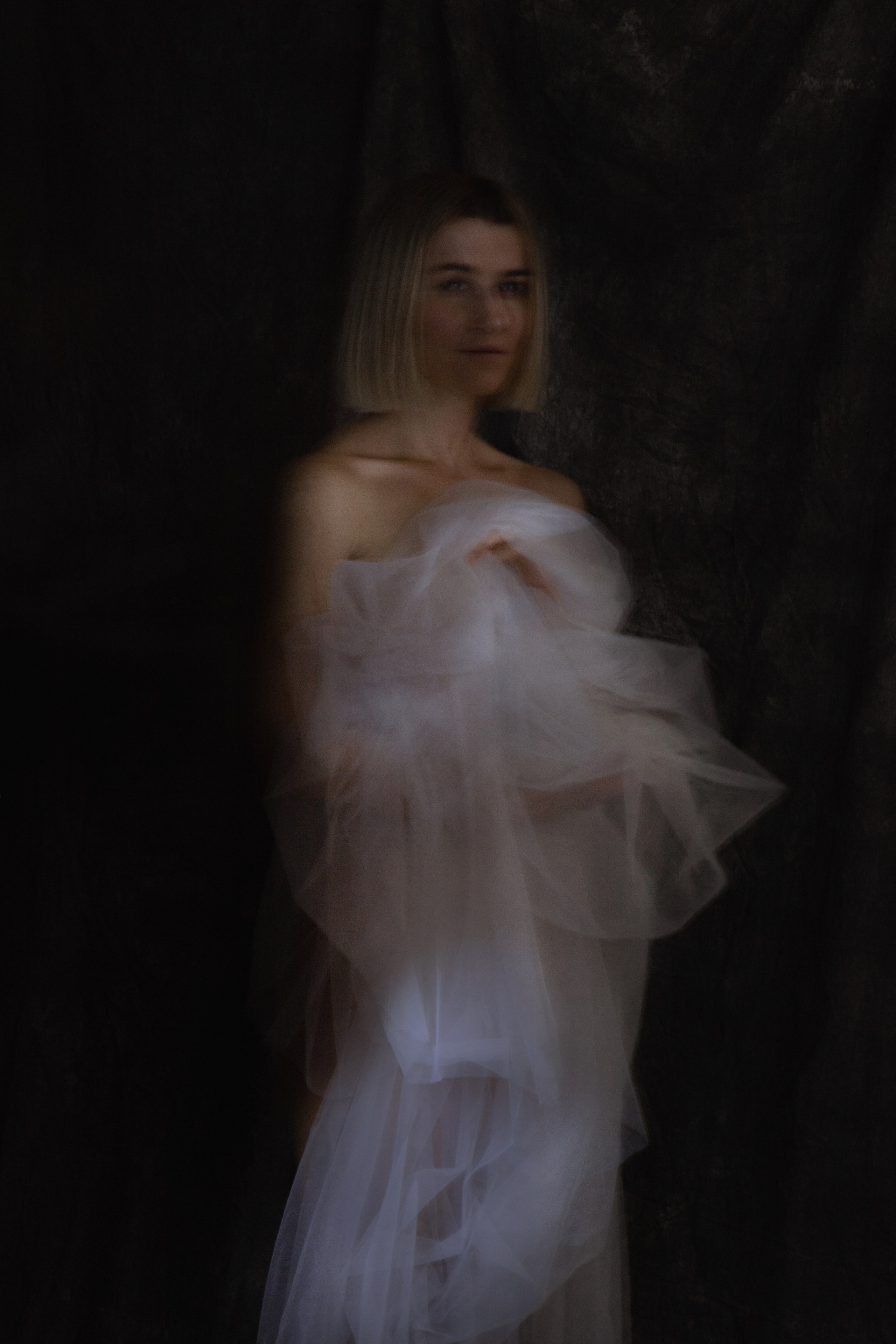 Женская фотосъёмка со сложным светом. Арт-фотограф. Фотосъемка, авторские принты для интерьера