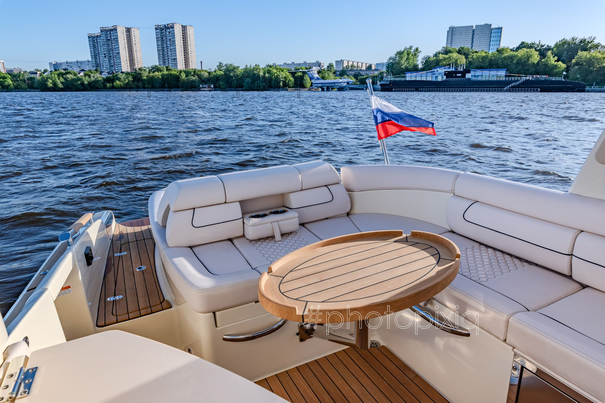 Фотосъёмка катера Chris Сraft для брокера. Интерьерная съёмка и виртуальные туры — Интерьерный фотограф Кузнецов Сергей (photopixiq)