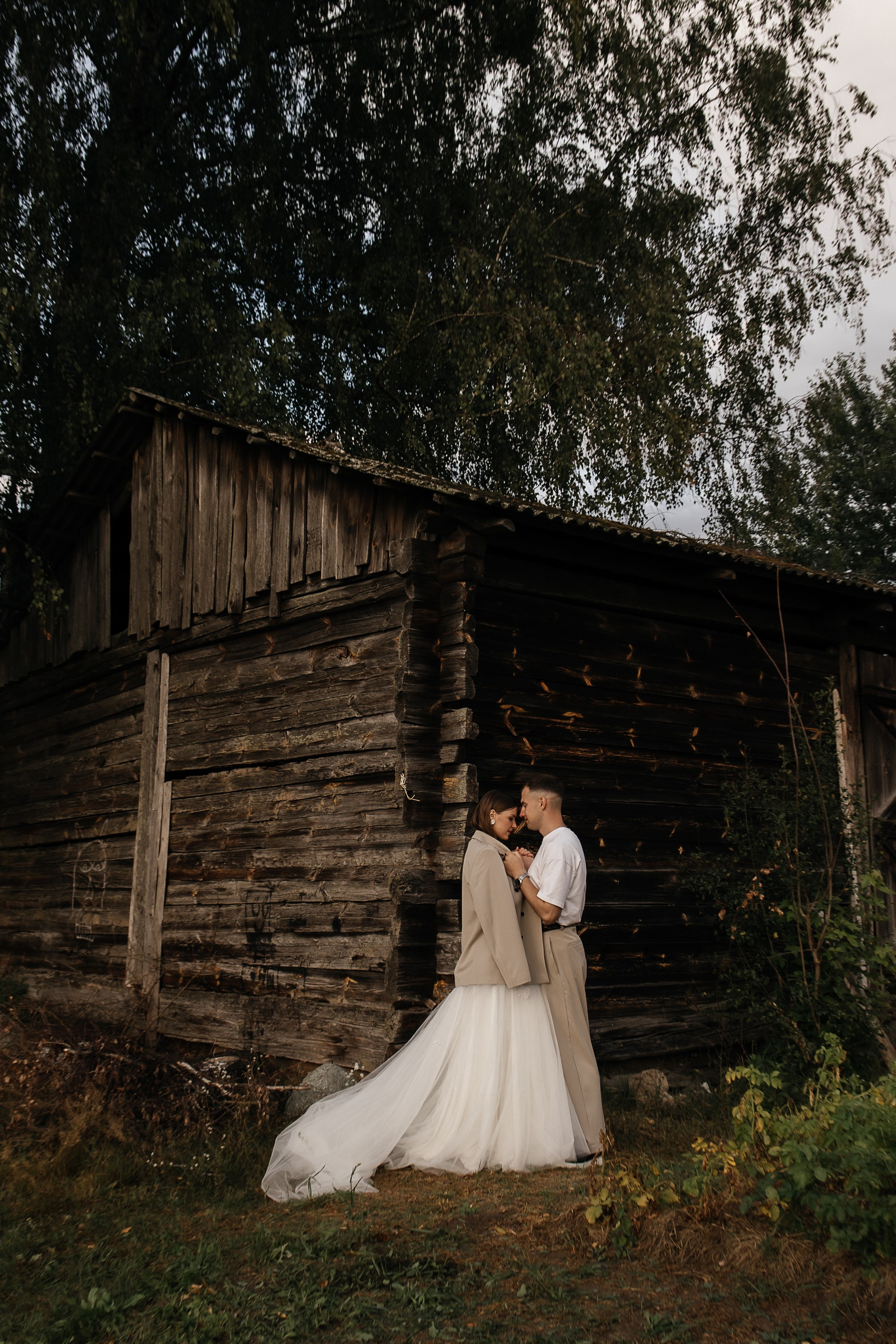 Свадьбная фотосессия в деревенской атмосфере. Свадебный и семейный фотограф Виолетта Сидельникова. Краснодар, Россия, Беларусь, Европа