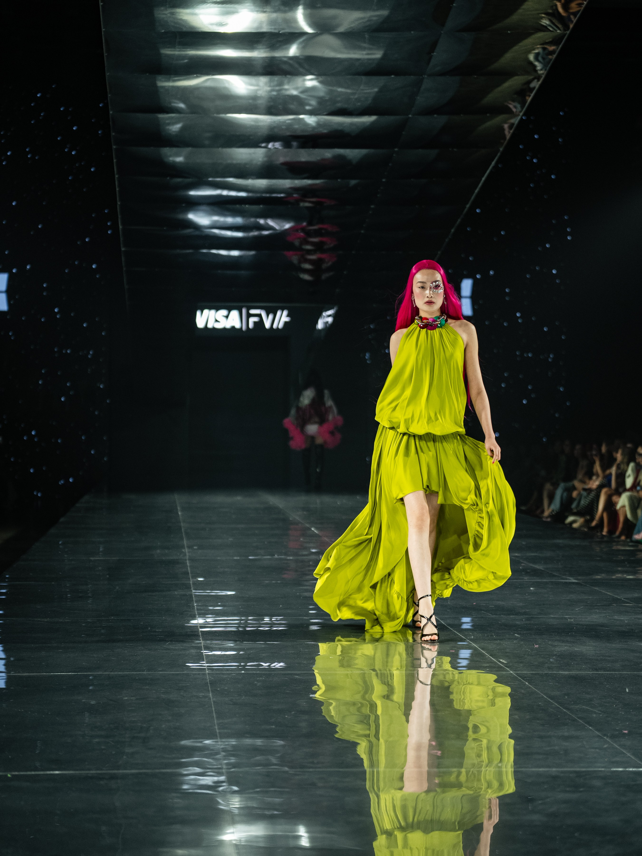 Visa Fashion Week YESYES. Сайт Алматинского НЮ АРТ, будуар и фэшн фотографа Дениса Карпенко
